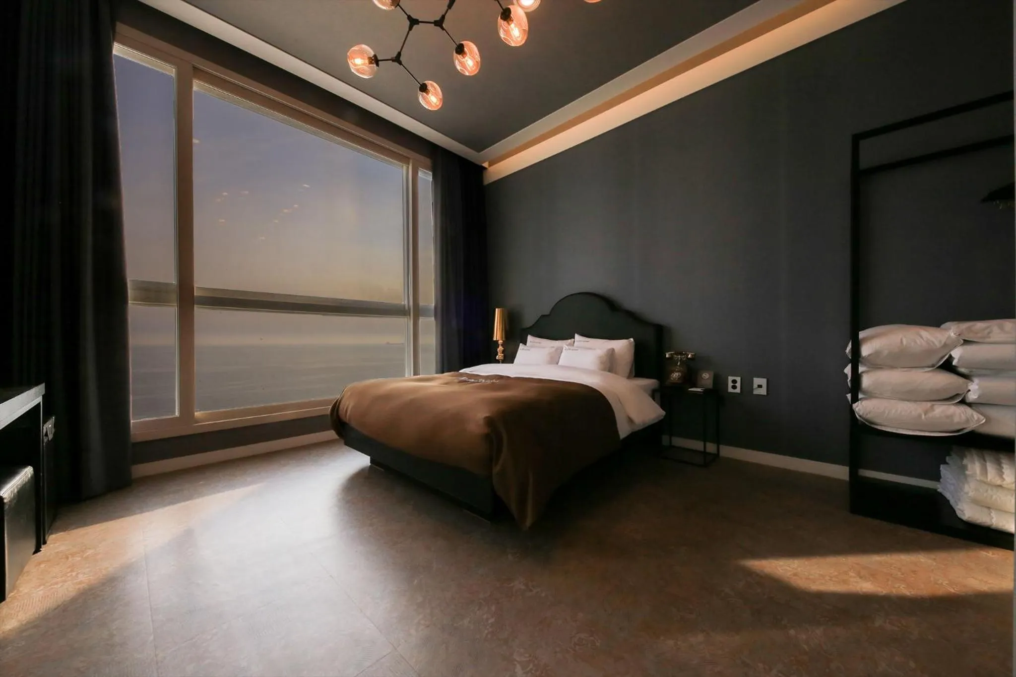 Bed in Merrymud Hotel