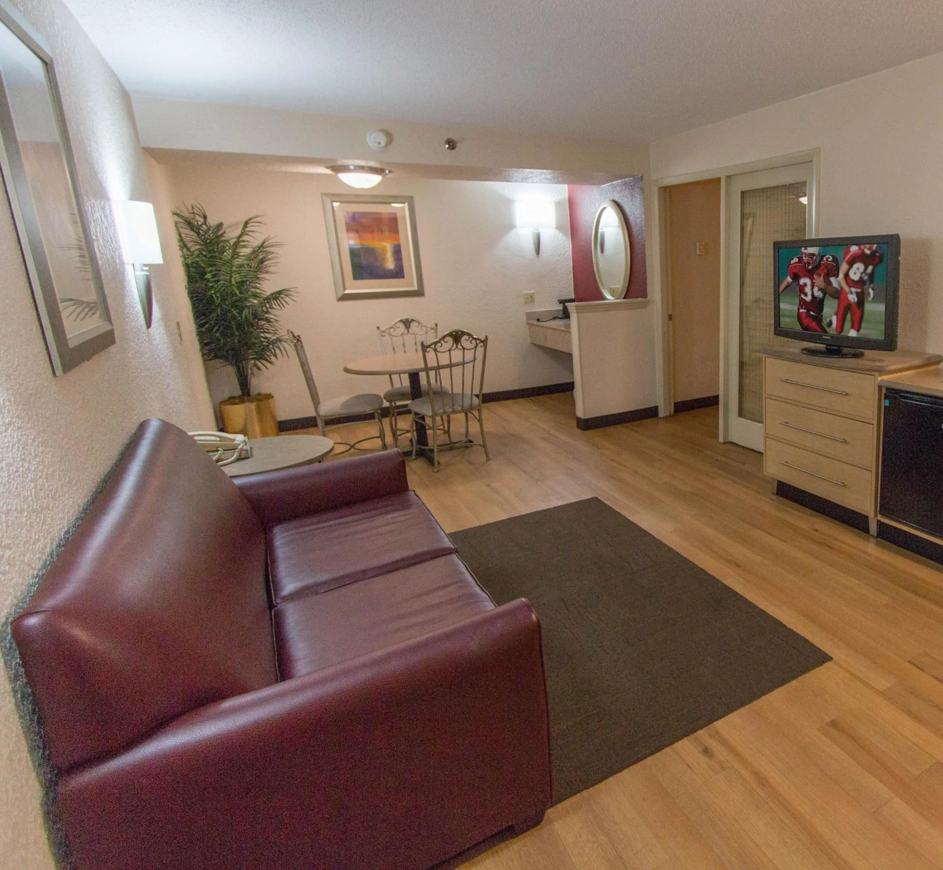 Photo of the whole room in Red Roof Inn Hilton Head Island