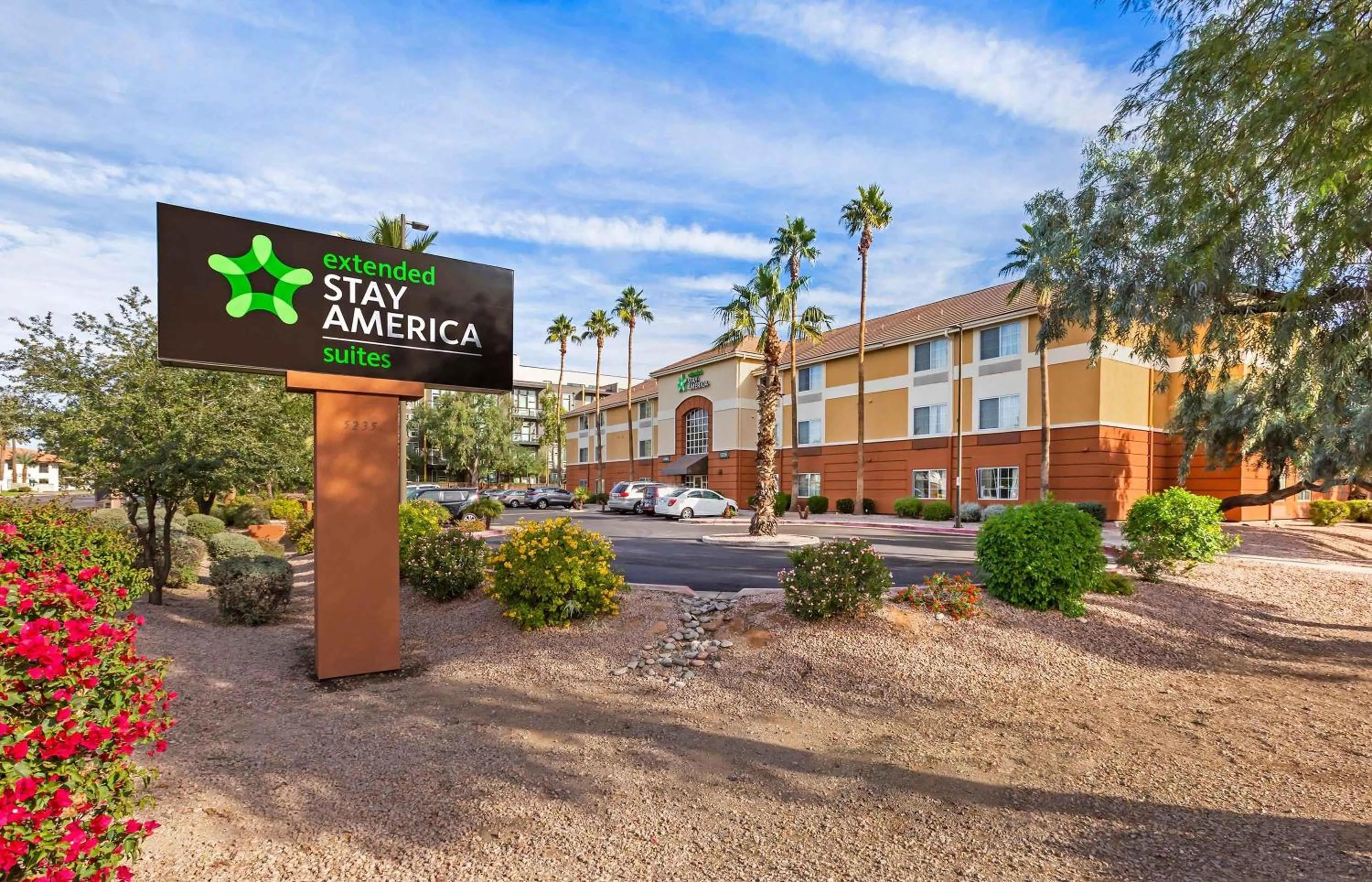 Property building in Extended Stay America Suites - Phoenix - Biltmore