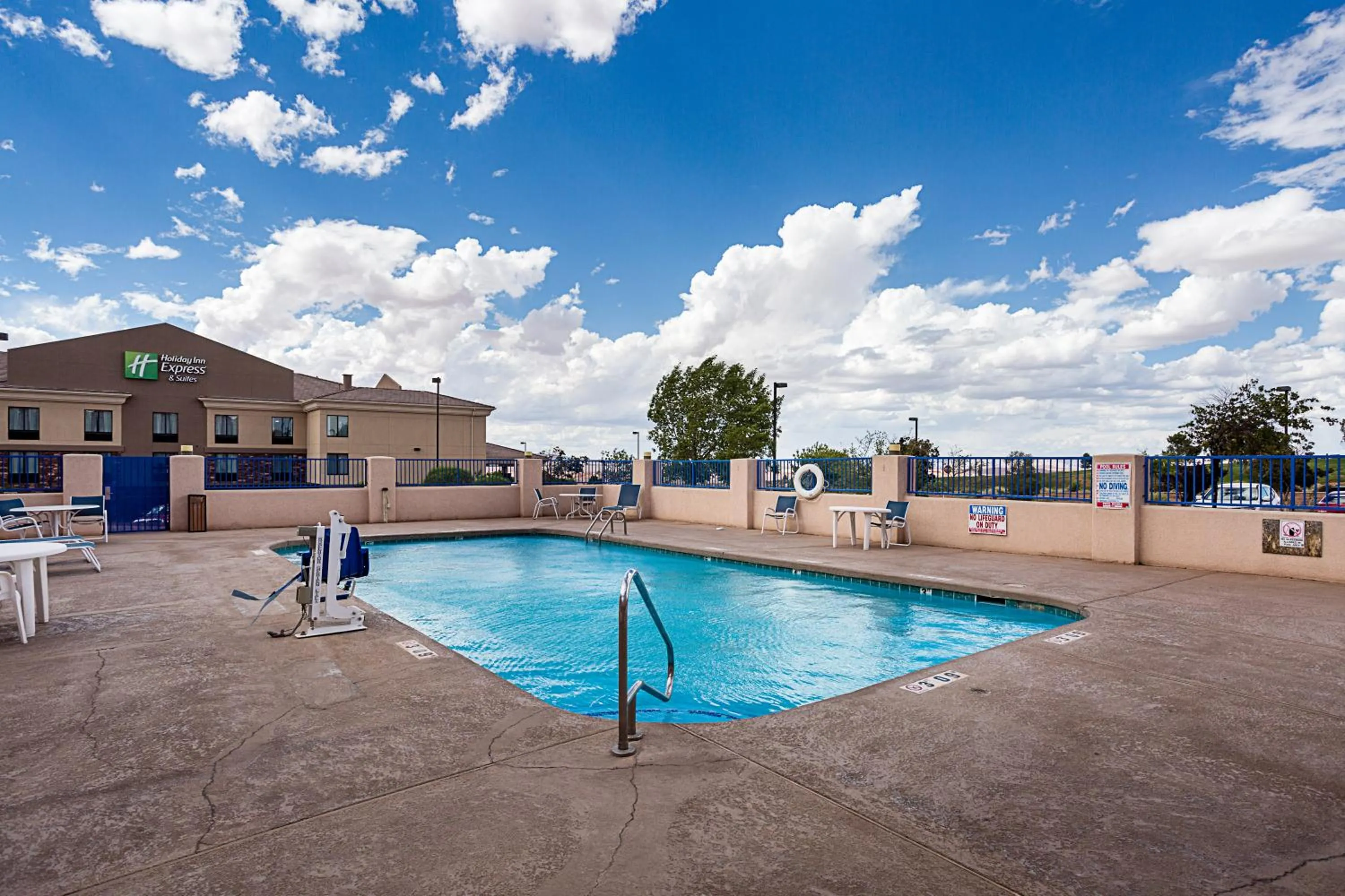 Swimming pool in Motel 6-Page, AZ