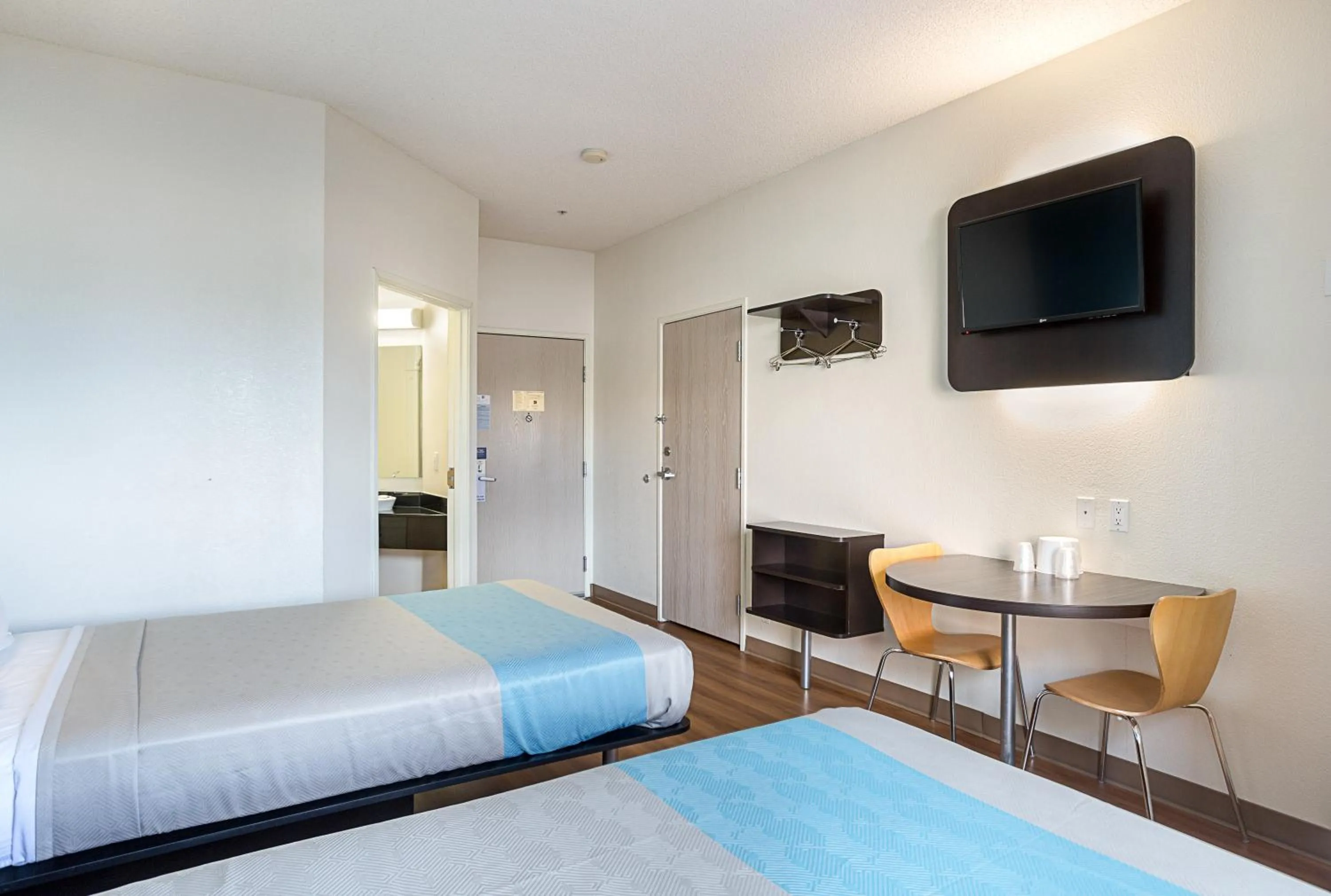 Bedroom, Bed in Motel 6-Page, AZ