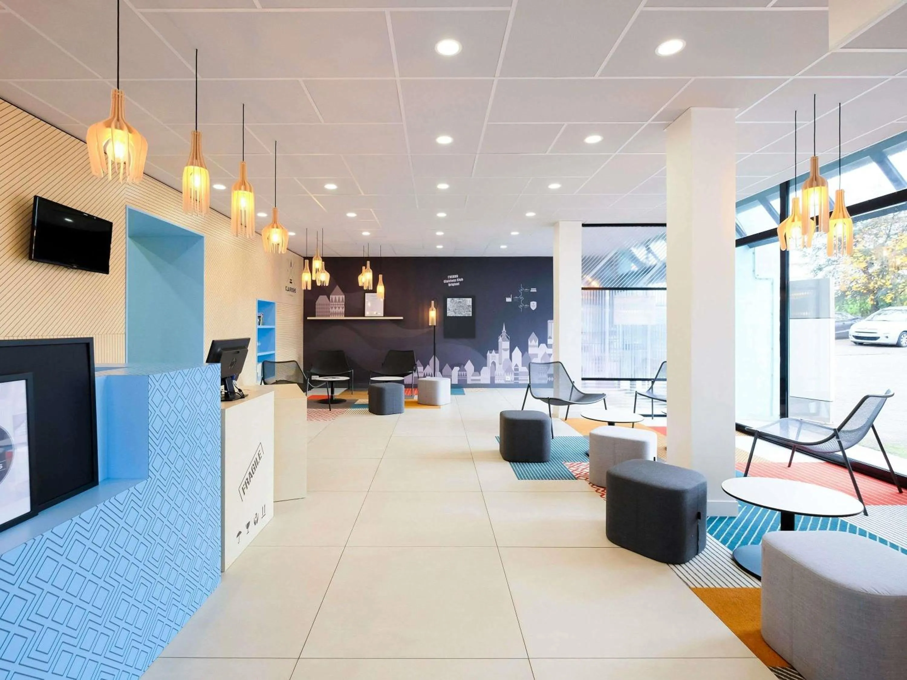 Property building in Hôtel ibis Styles Auxerre Nord