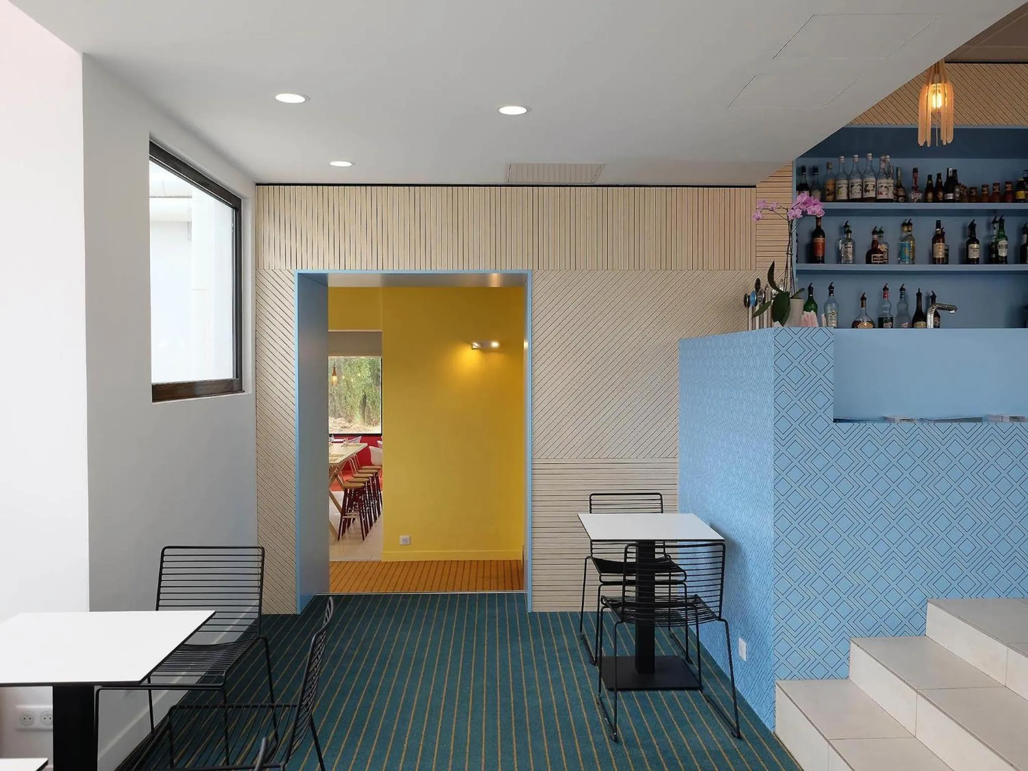 Lounge or bar in Hôtel ibis Styles Auxerre Nord