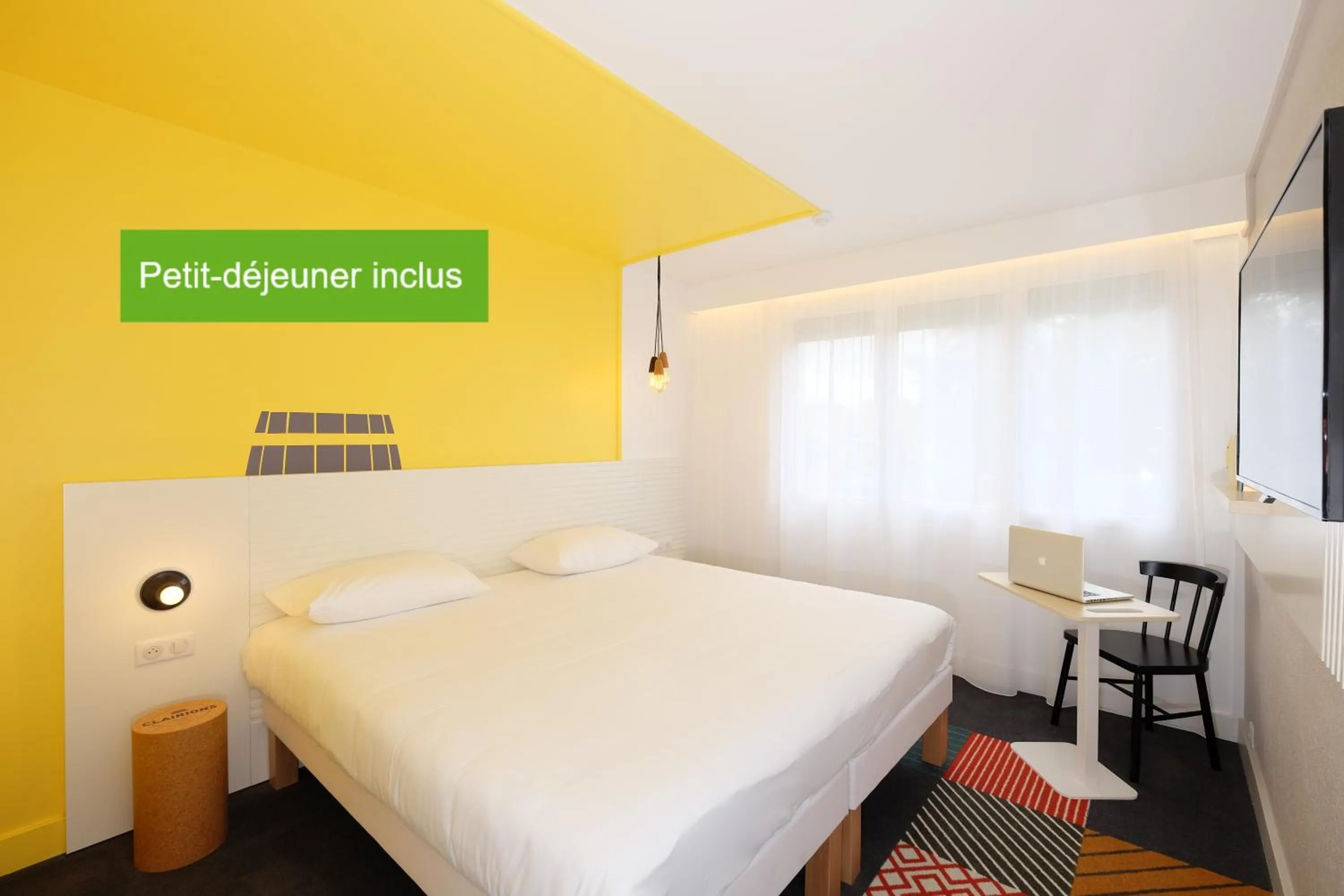 Bedroom, Bed in Hôtel ibis Styles Auxerre Nord