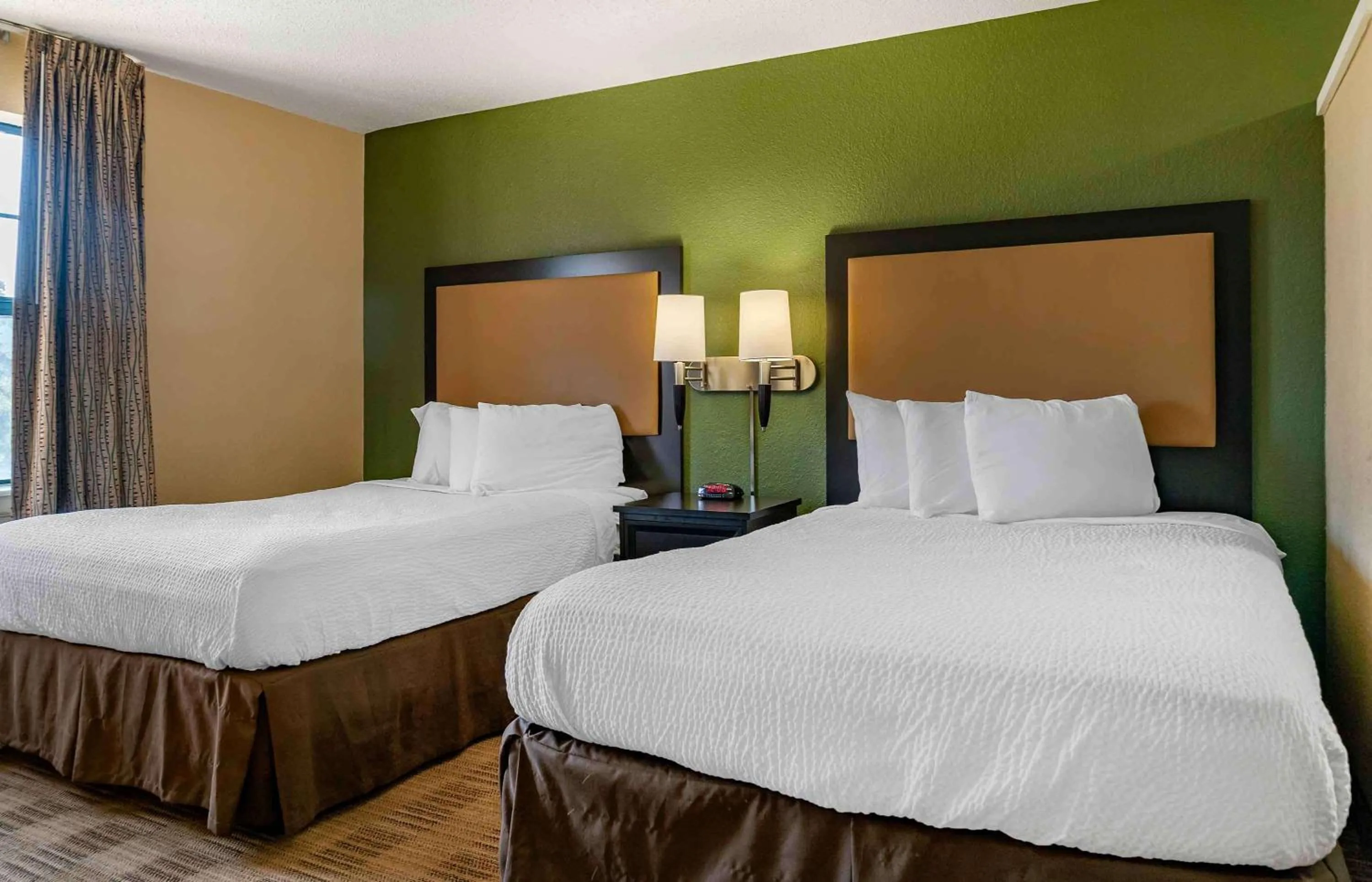 Bedroom, Bed in Extended Stay America Suites - Detroit - Ann Arbor - Briarwood Mall