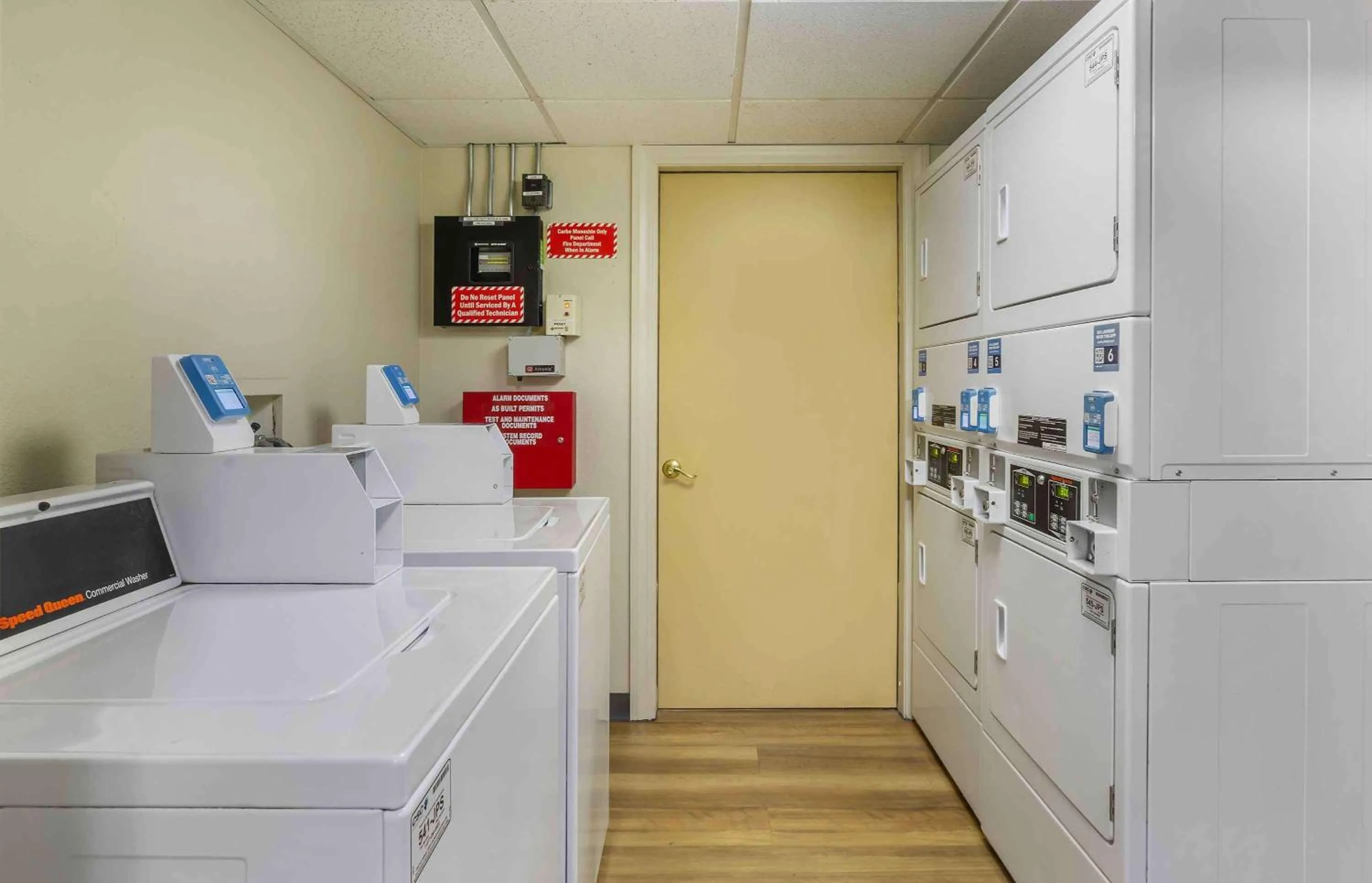 Property building in Extended Stay America Suites - Boston - Westborough - Computer Dr