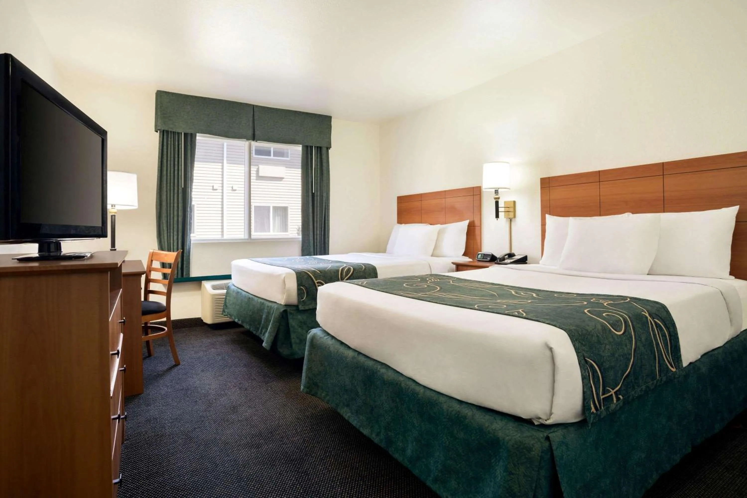 Photo of the whole room, Bed in Travelodge by Wyndham Bill WY Thunder Basin Ntl Grassland