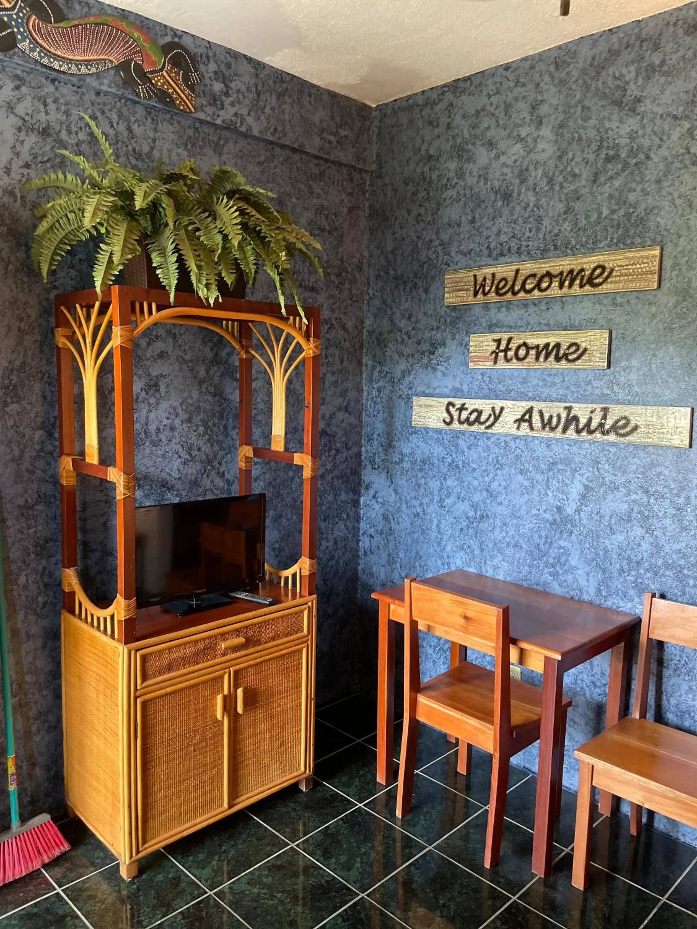 TV and multimedia in Belize Budget Suites