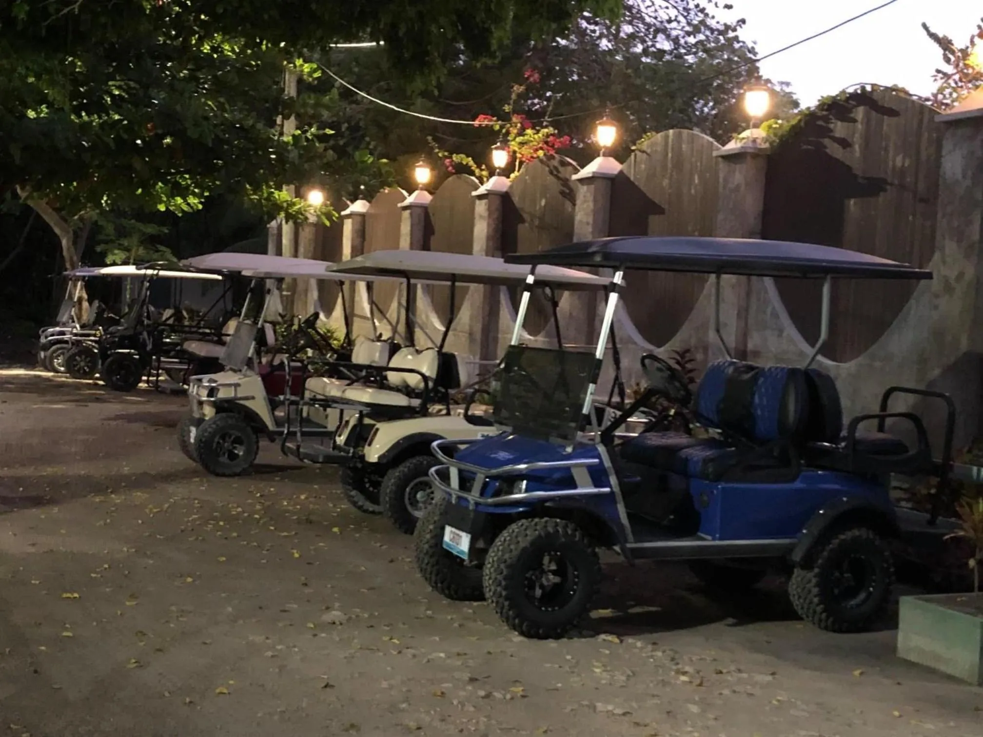 Property building in Belize Budget Suites