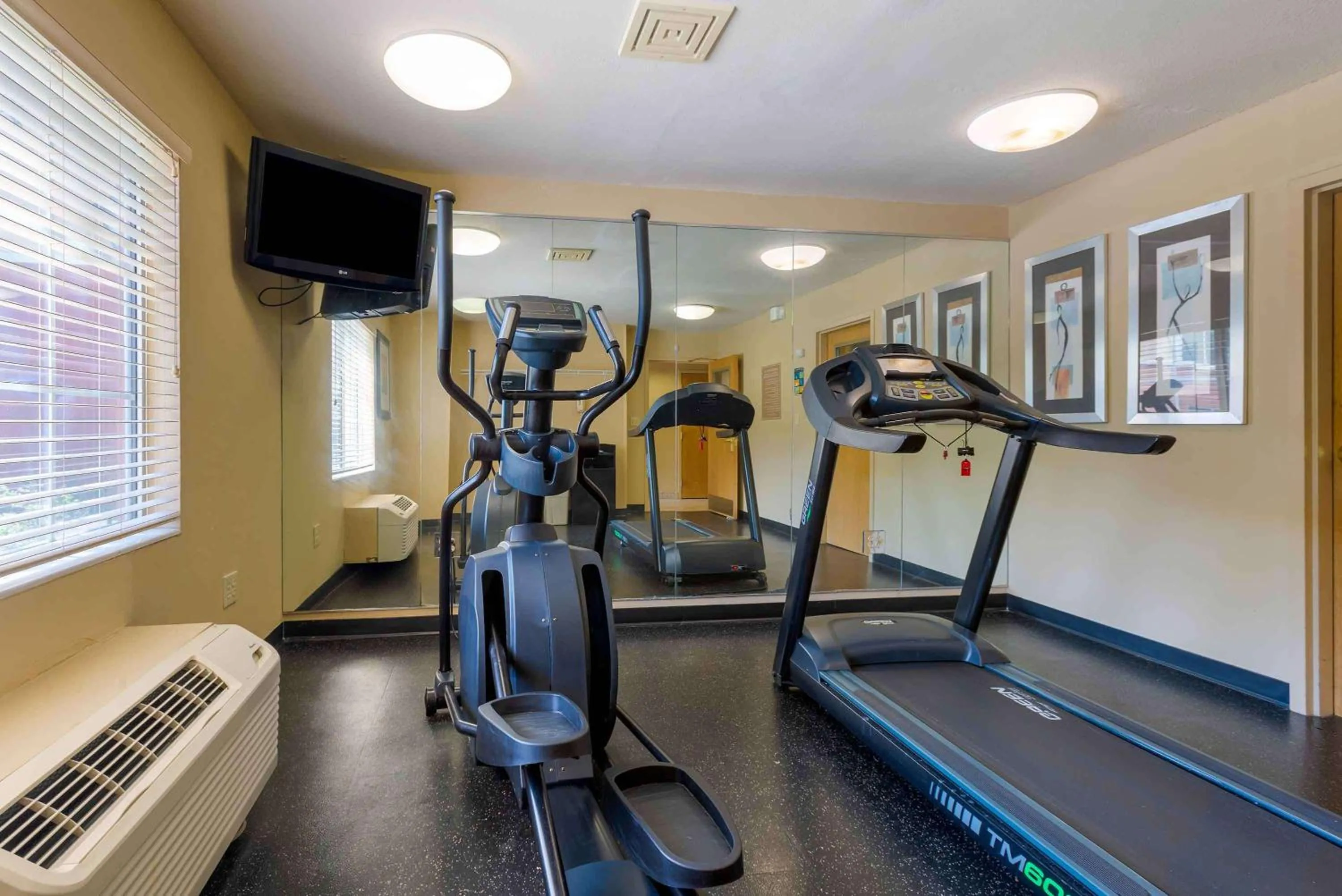Fitness centre/facilities in Extended Stay America Suites - Piscataway - Rutgers University