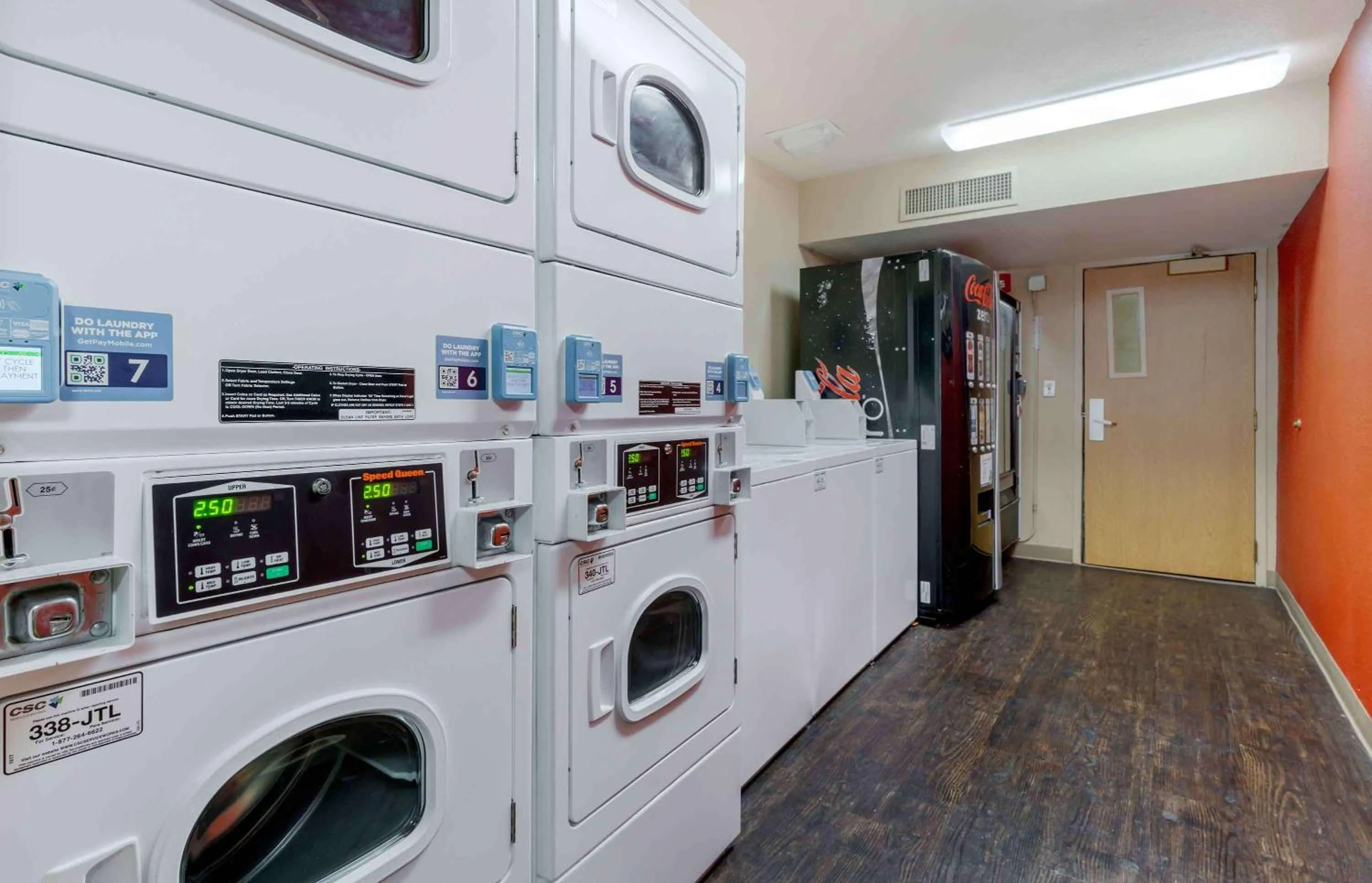 Property building in Extended Stay America Suites - Pleasanton - Chabot Dr