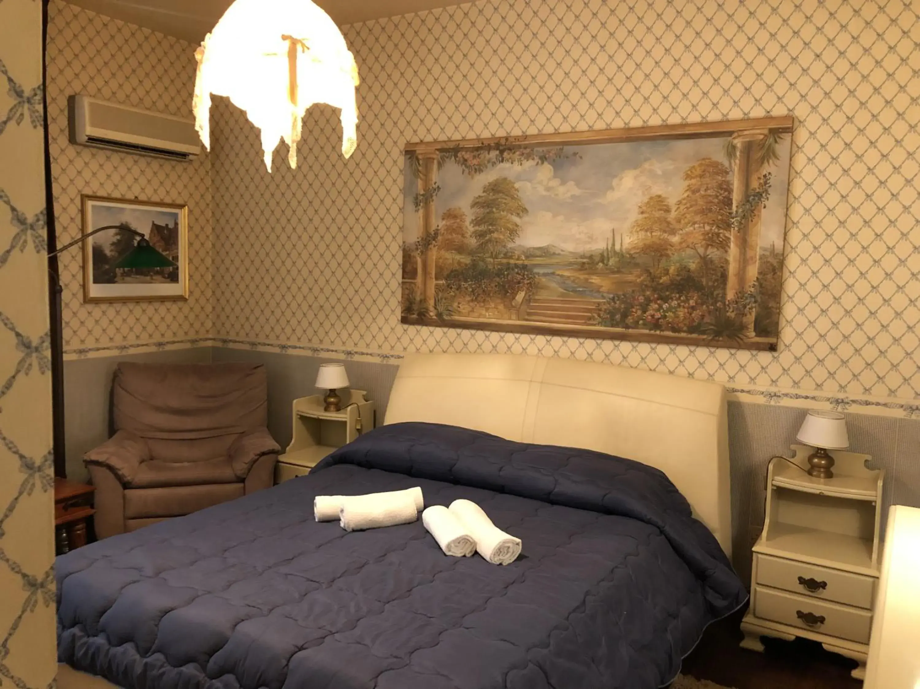 Queen Room with Balcony in Small Paradise Palermo Queen Room with Balcony in Small Paradise Palermo