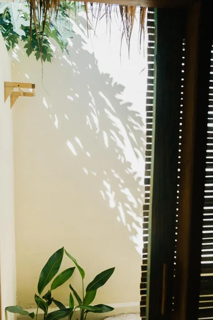 Shower in Kalyssa Beach Bungalows