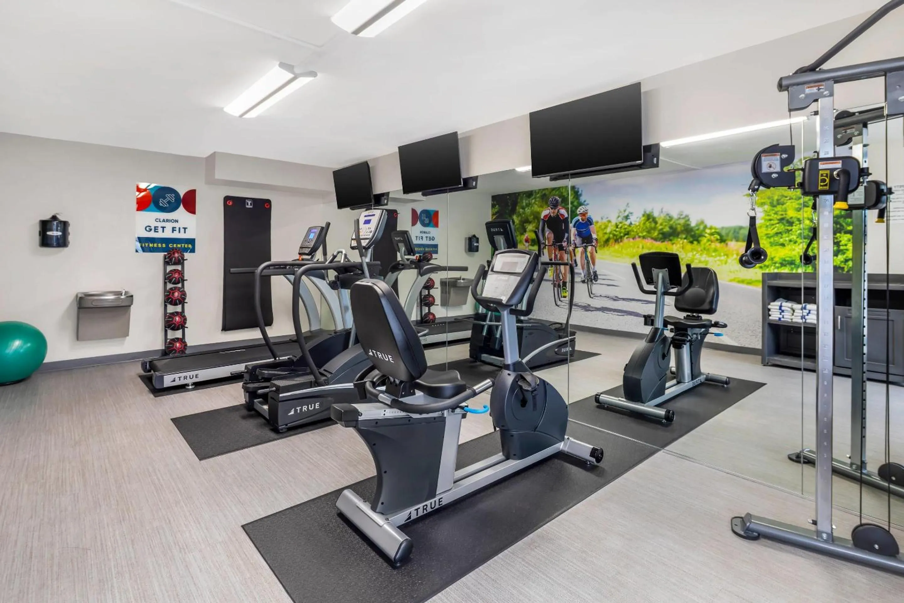 Fitness centre/facilities in Clarion Pointe Morrow - Atlanta South
