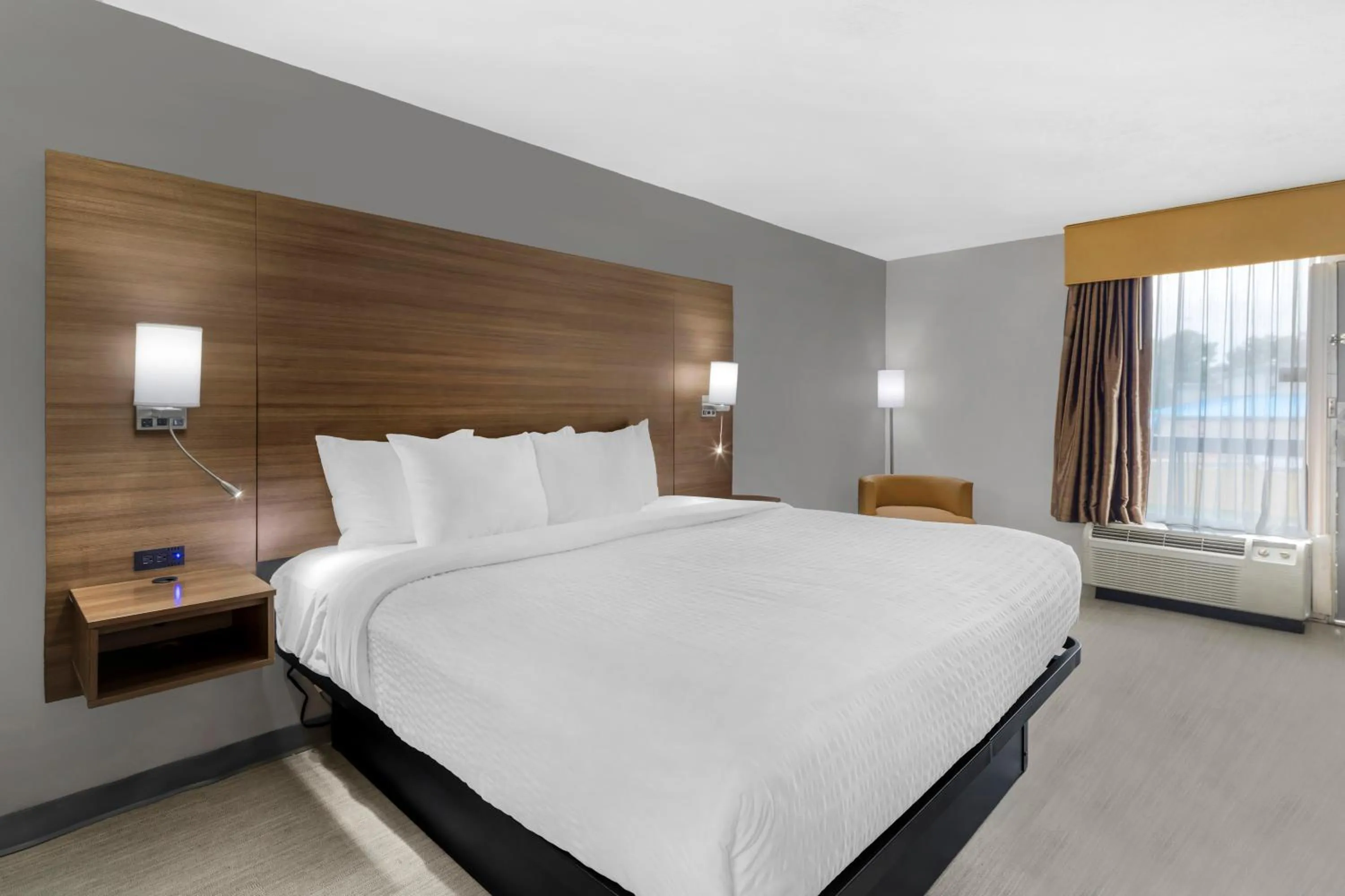 Bed in Clarion Pointe Morrow - Atlanta South