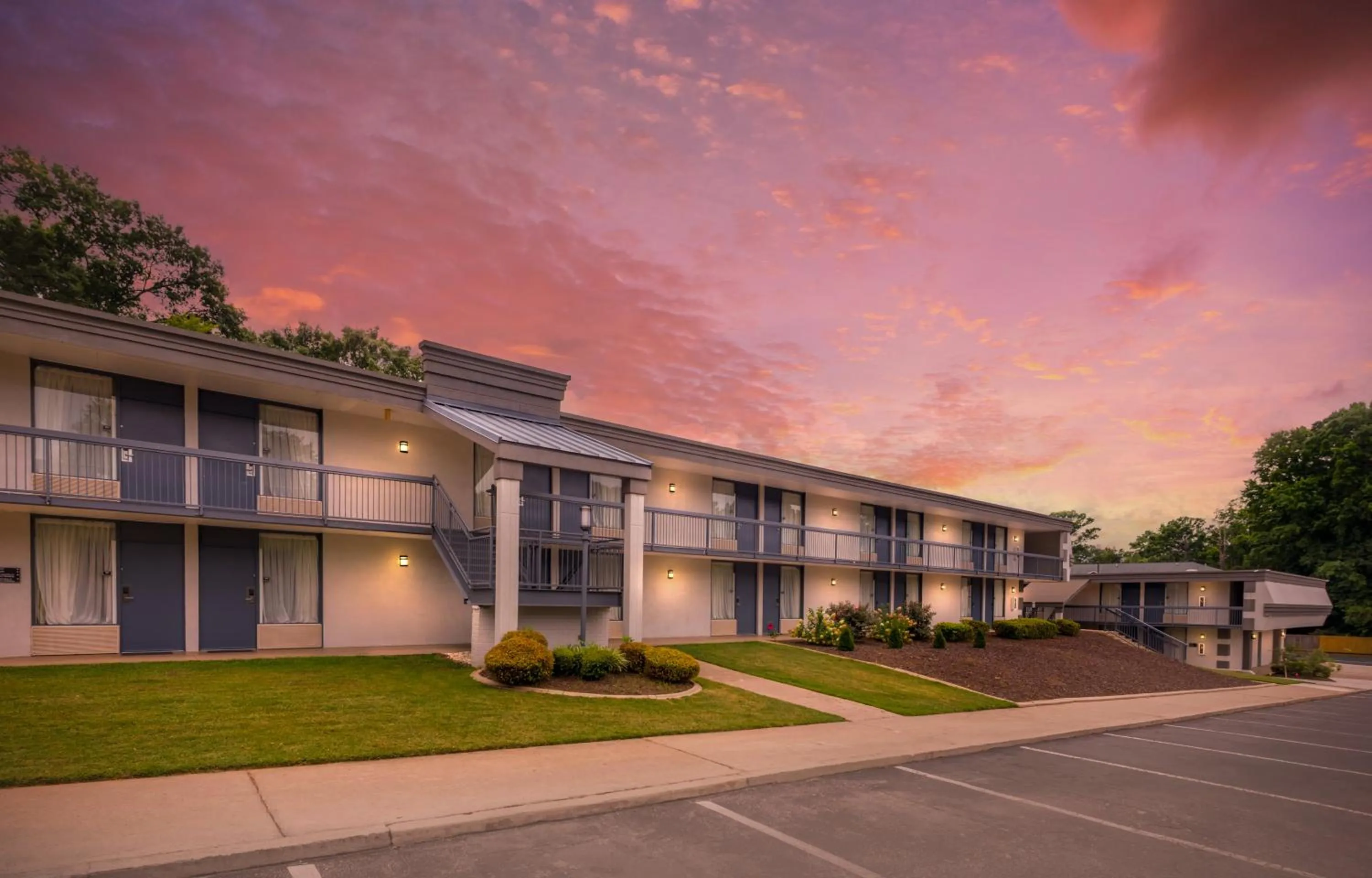 Property building in Clarion Pointe Morrow - Atlanta South