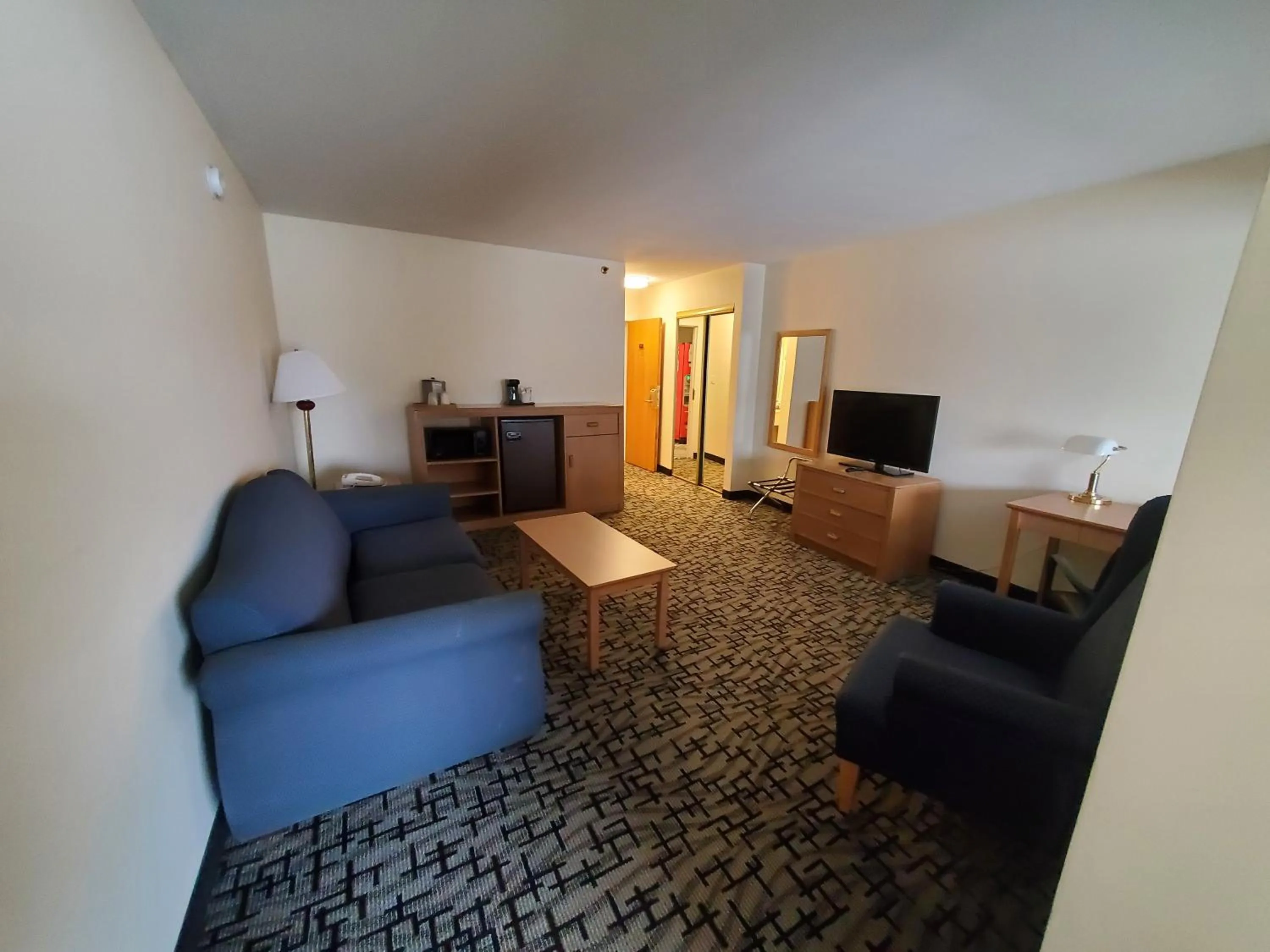 Living room, Seating Area in Groton Inn & Suites