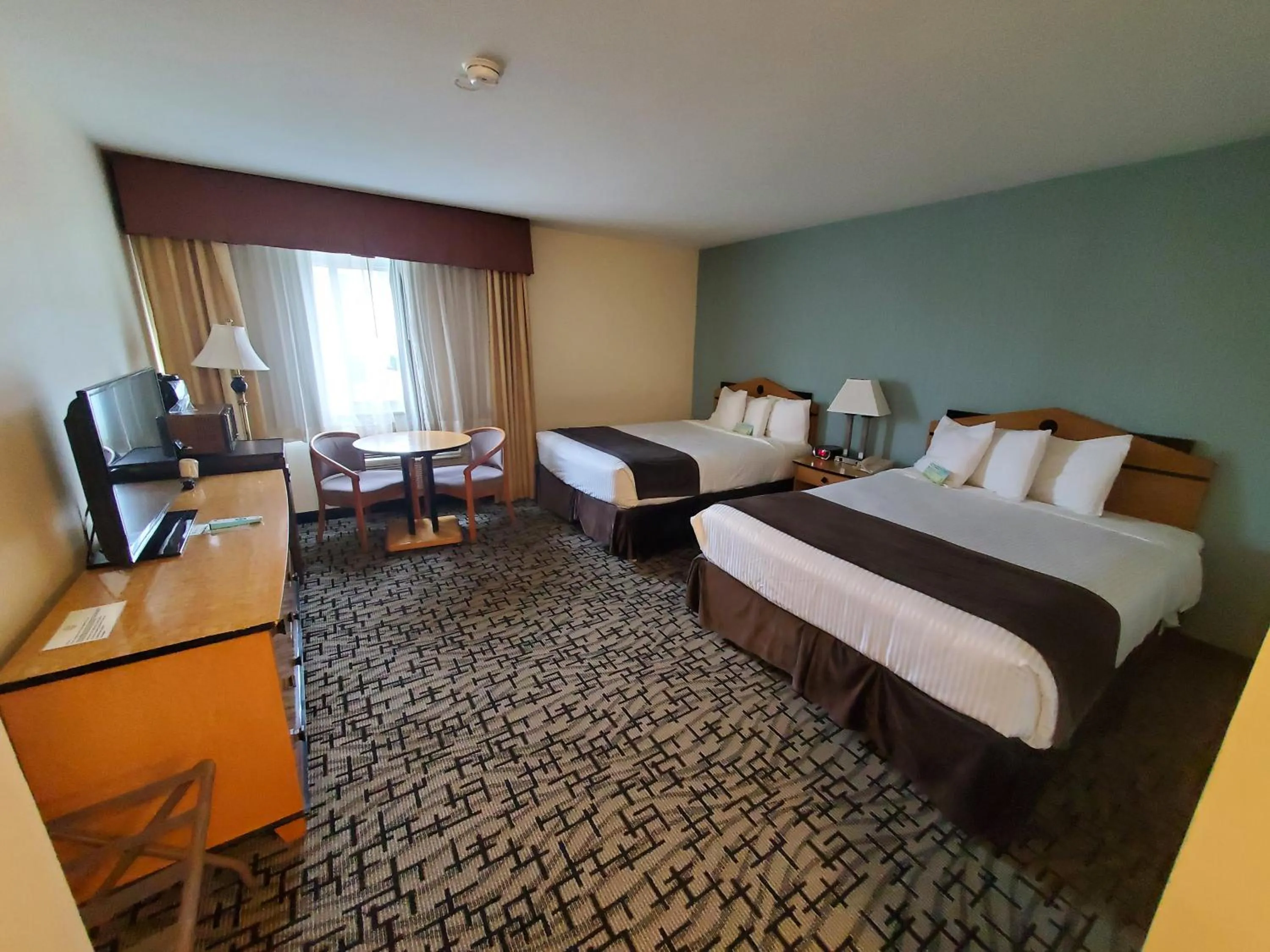 Bedroom in Groton Inn & Suites