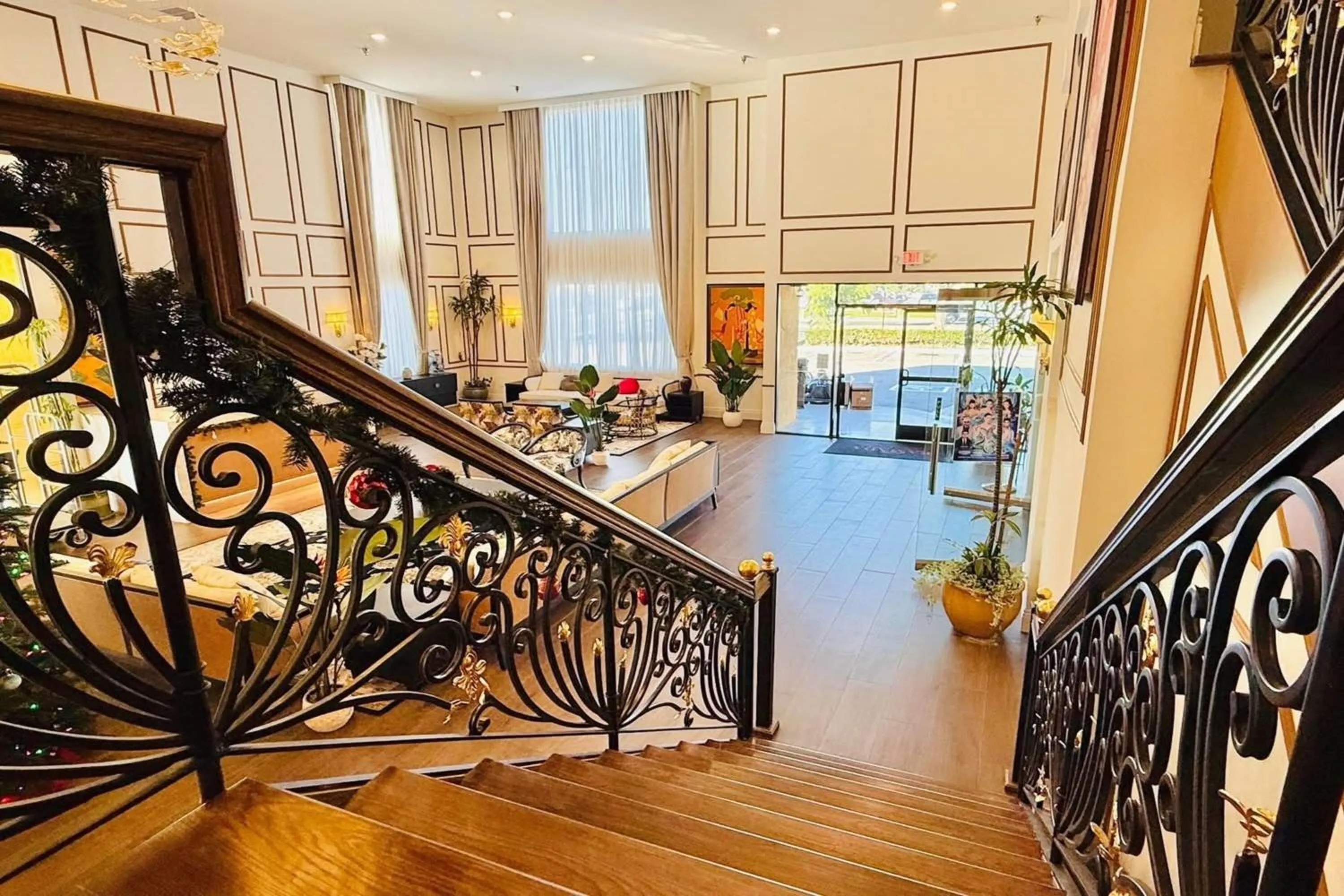 Lobby or reception in Ramada Plaza by Wyndham Garden Grove/Anaheim South