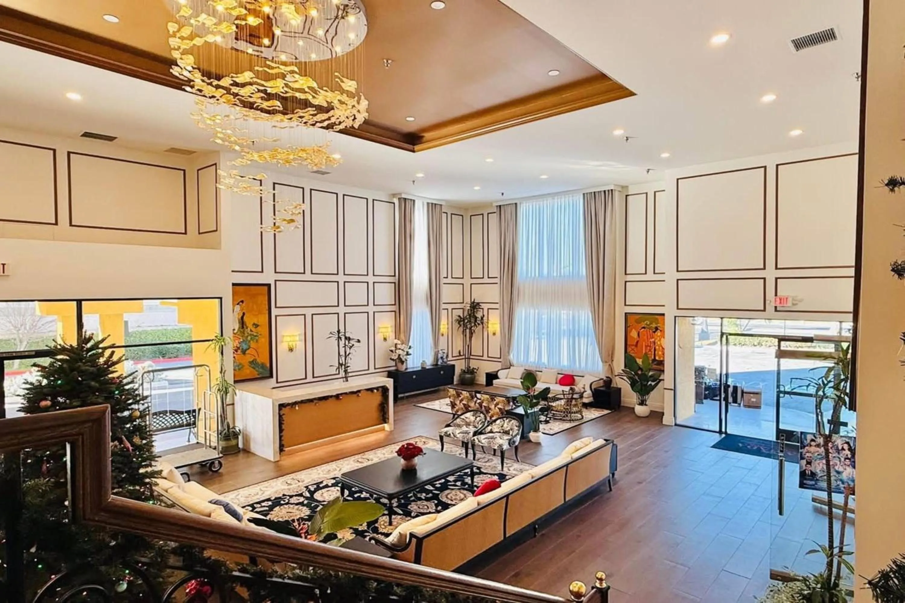 Lobby or reception in Ramada Plaza by Wyndham Garden Grove/Anaheim South