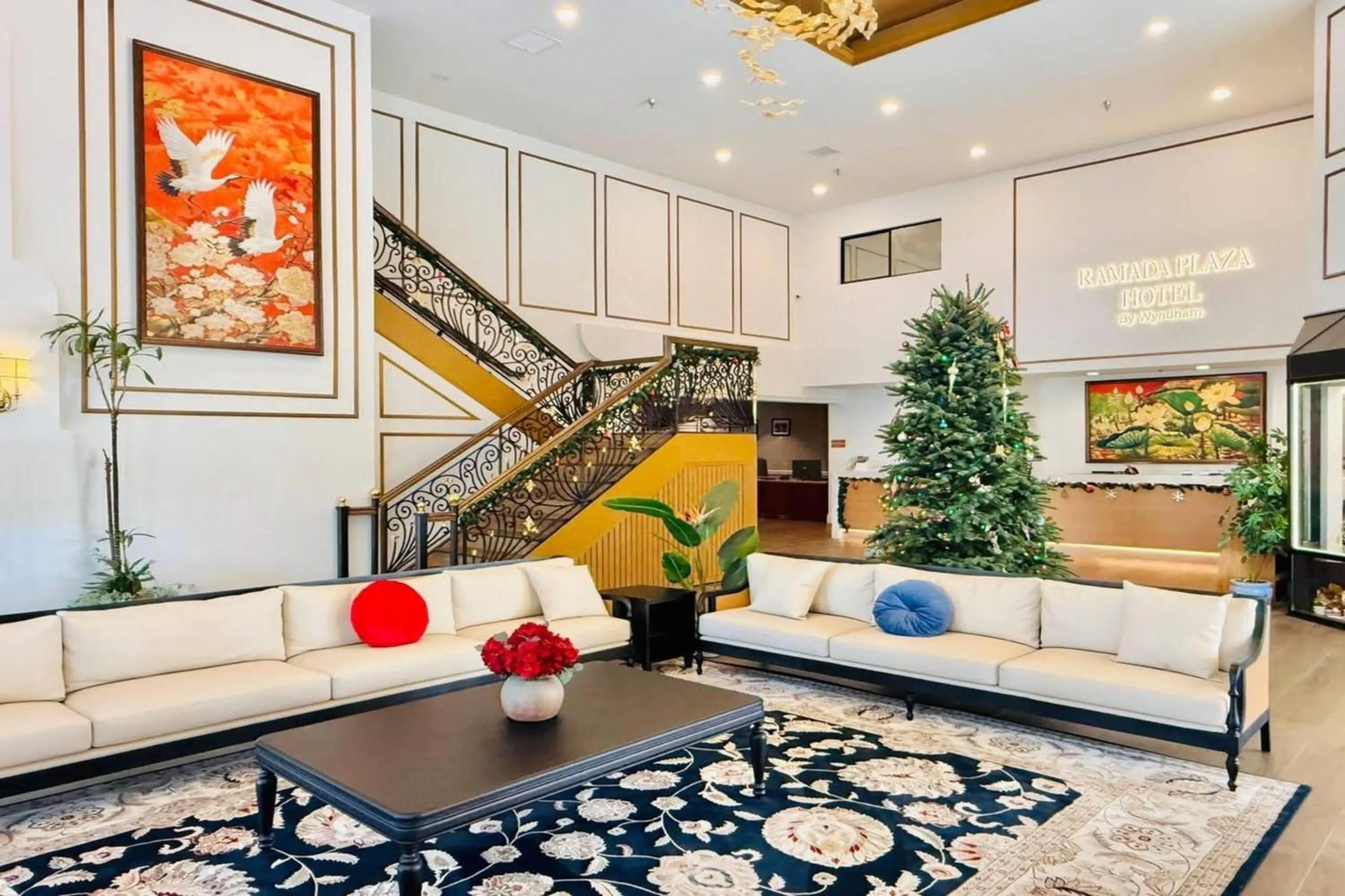 Lobby or reception in Ramada Plaza by Wyndham Garden Grove/Anaheim South