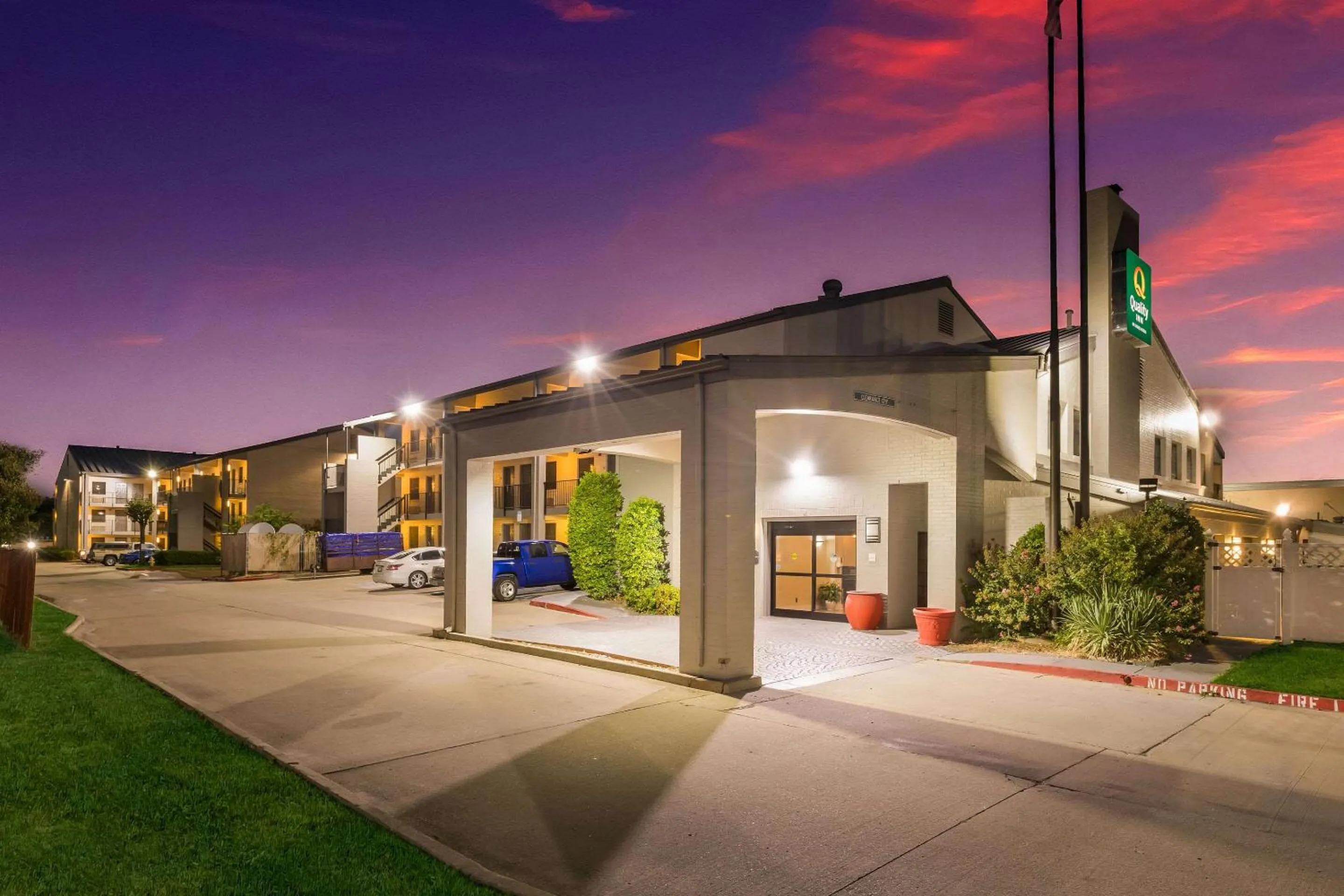 Property building in Quality Inn Tulsa Central