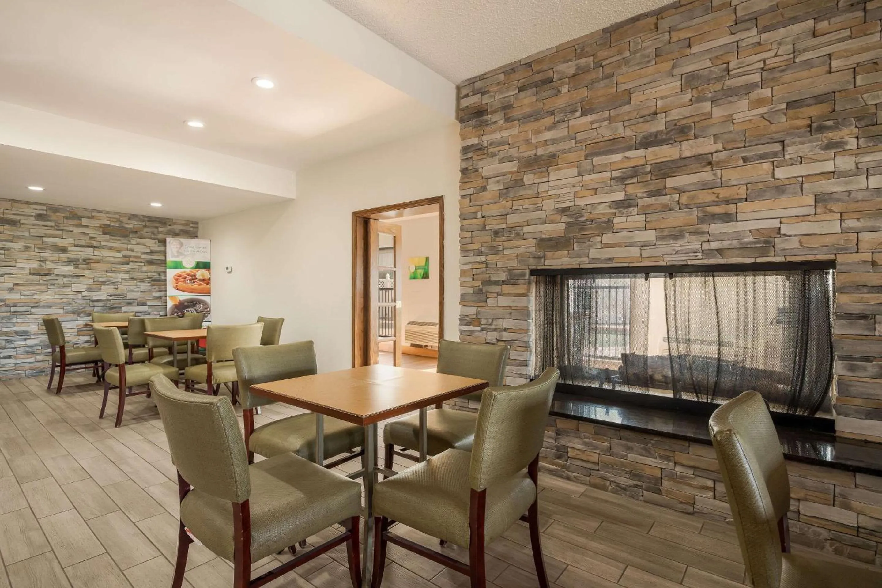 Restaurant/places to eat in Quality Inn Tulsa Central