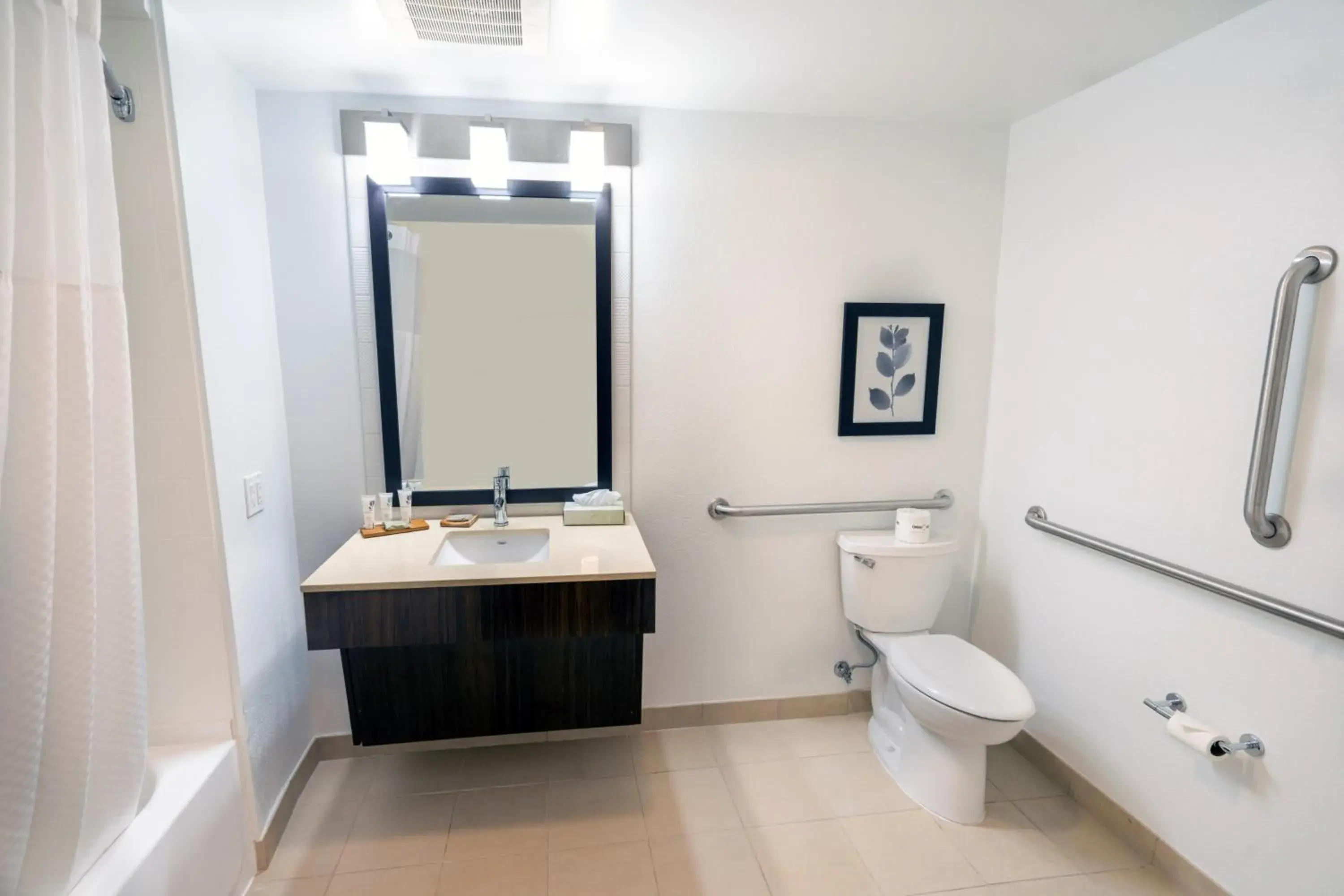 King Room with Whirlpool in Country Inn & Suites by Radisson, State College Penn State Area , PA King Room with Whirlpool in Country Inn & Suites by Radisson, State College Penn State Area , PA