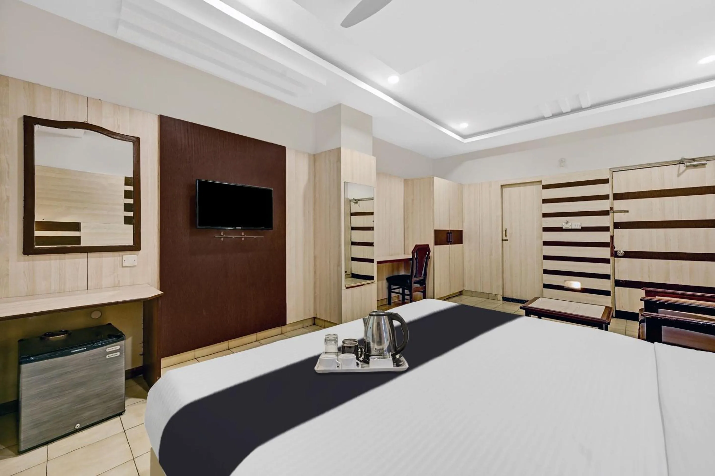 Bedroom, Bed in Townhouse OAK Hotel Belsons Taj Mahal