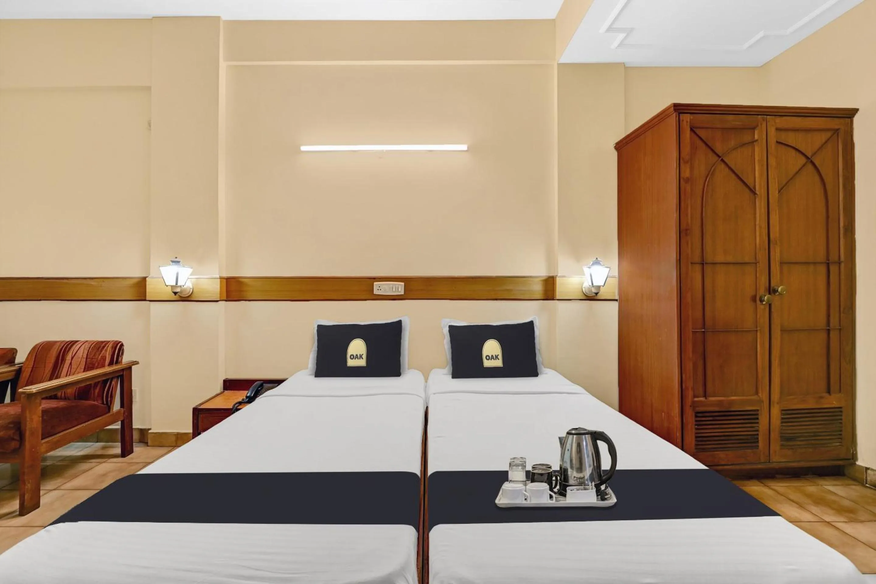 Bedroom, Bed in Townhouse OAK Hotel Belsons Taj Mahal