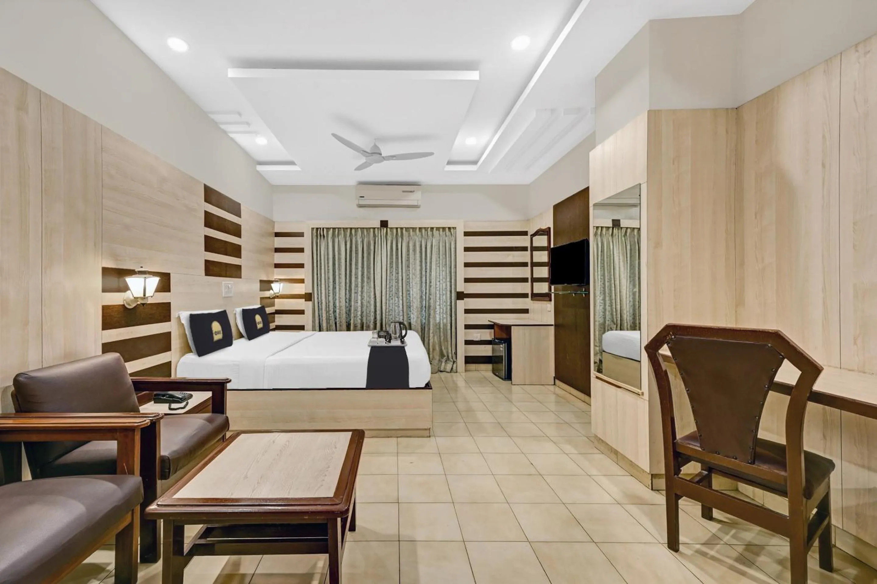 Bedroom, Bed in Townhouse OAK Hotel Belsons Taj Mahal