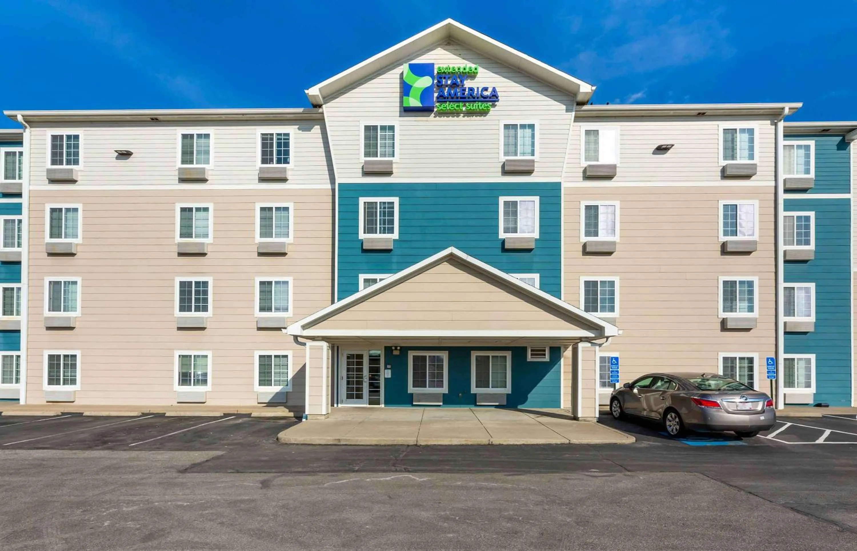 Property building in Extended Stay America Select Suites - Cleveland - Avon