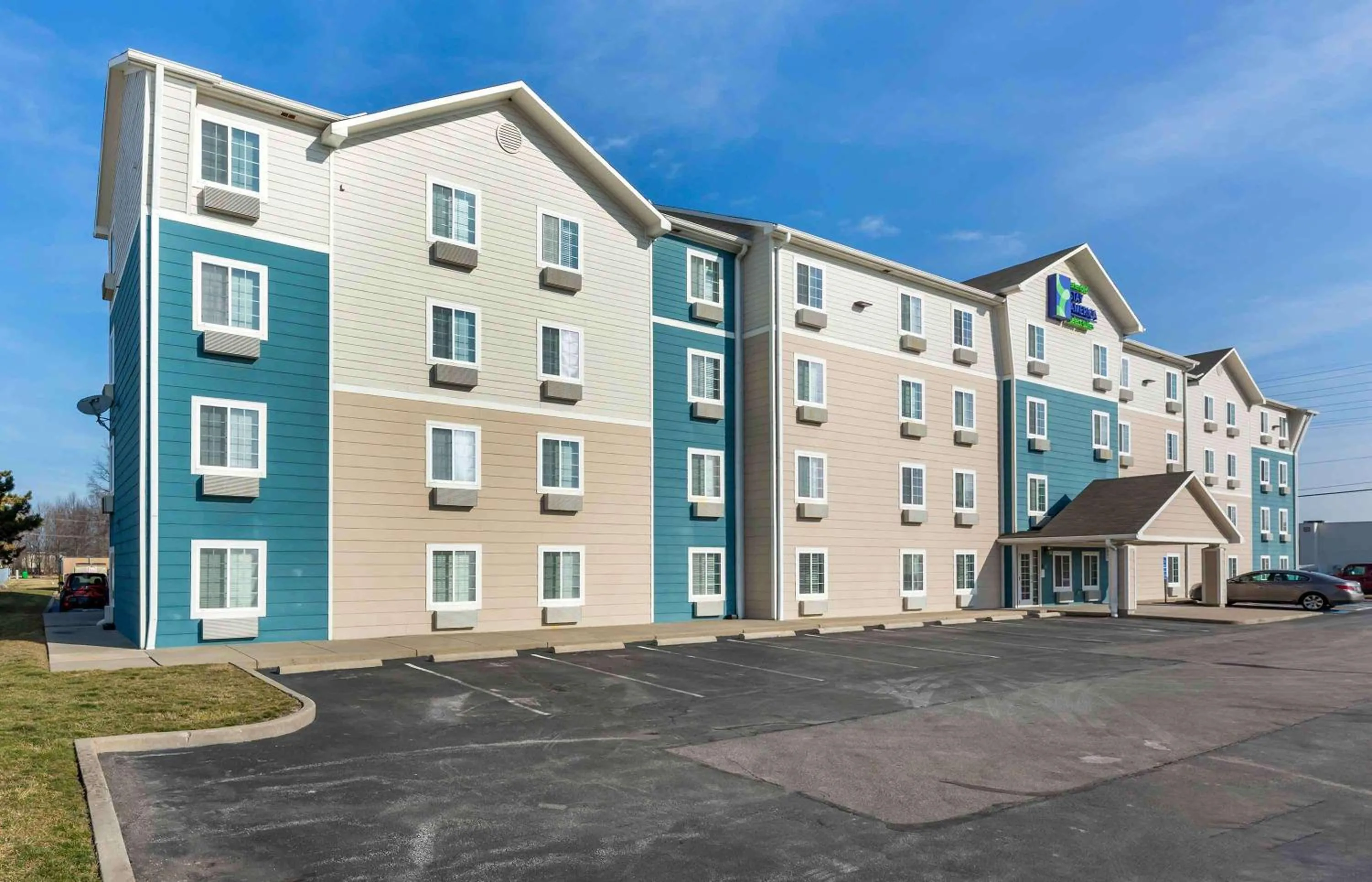 Property building in Extended Stay America Select Suites - Cleveland - Avon