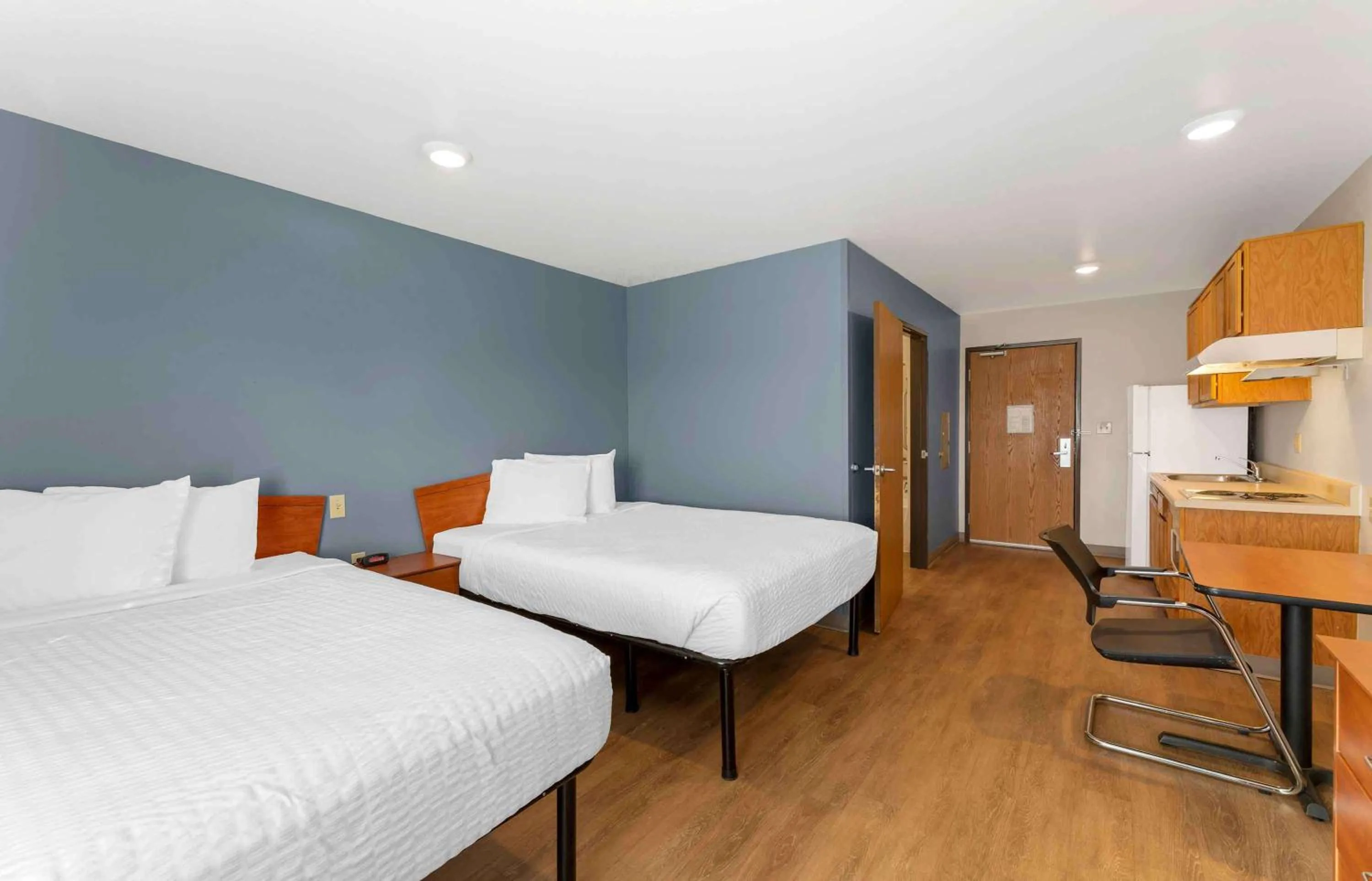 Bedroom, Bed in Extended Stay America Select Suites - Cleveland - Avon