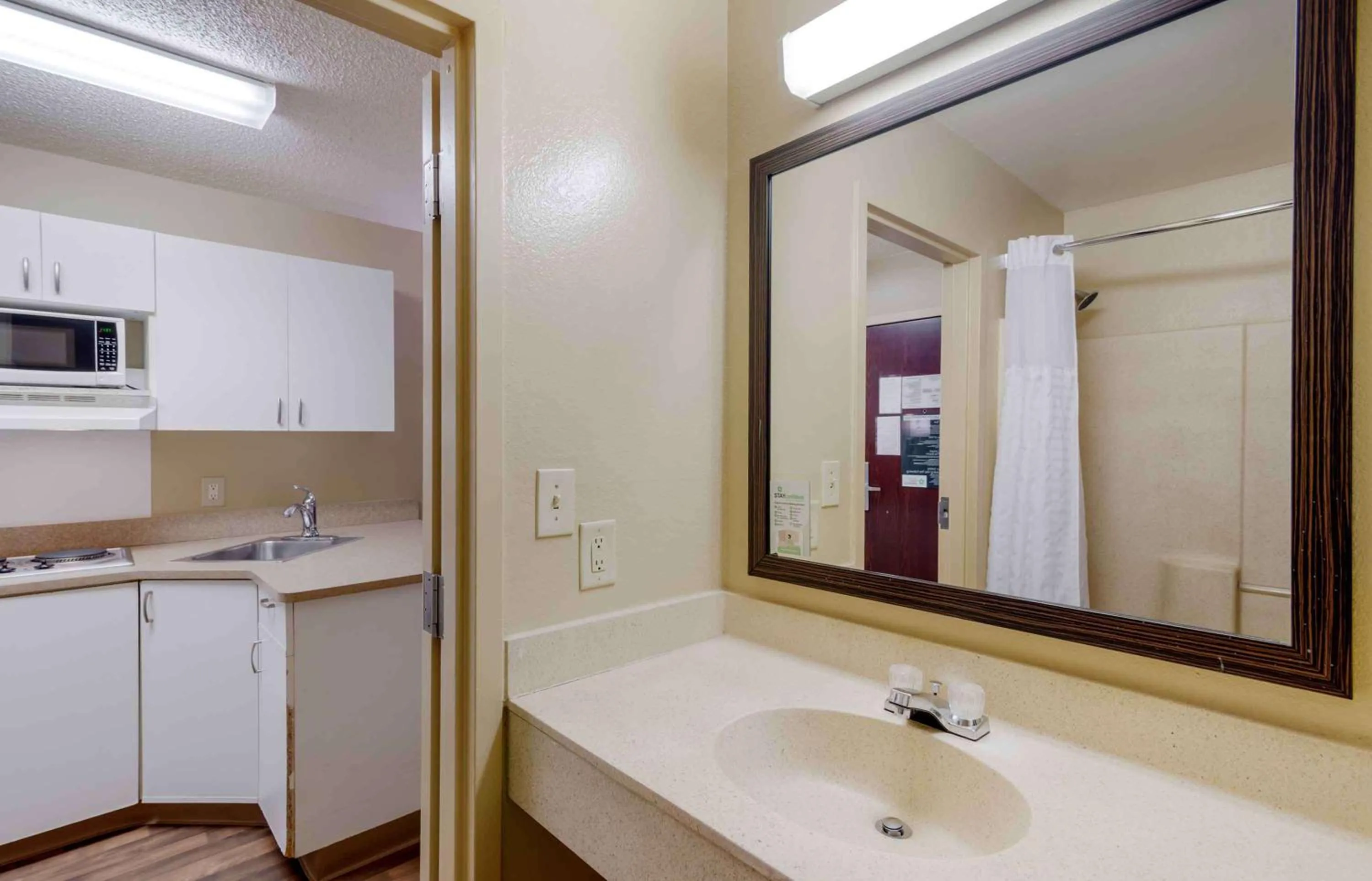 Bathroom in Extended Stay America Select Suites - Atlanta - Marietta - Windy Hill