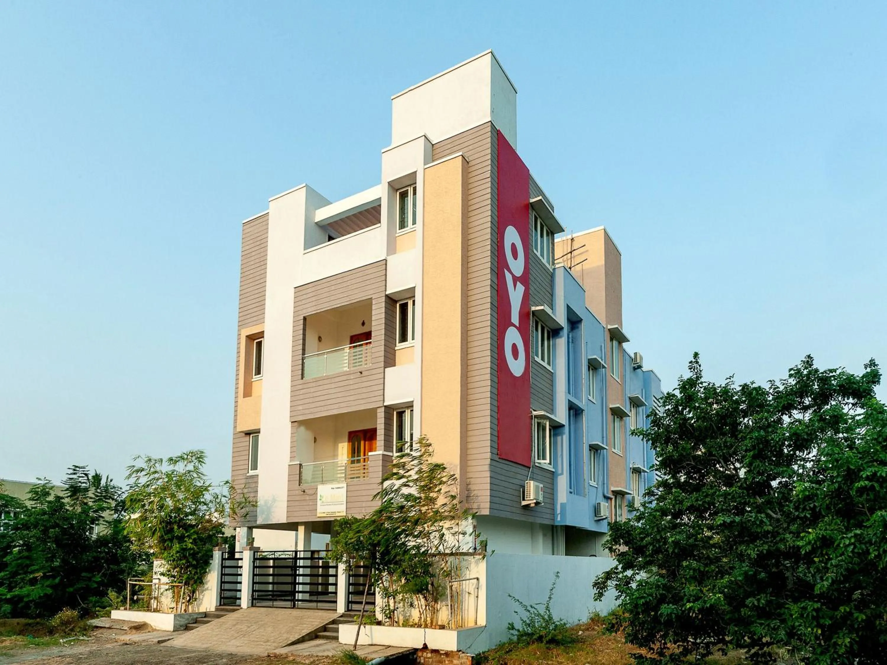 Facade/entrance in Super Hotel O Le Mint OMR