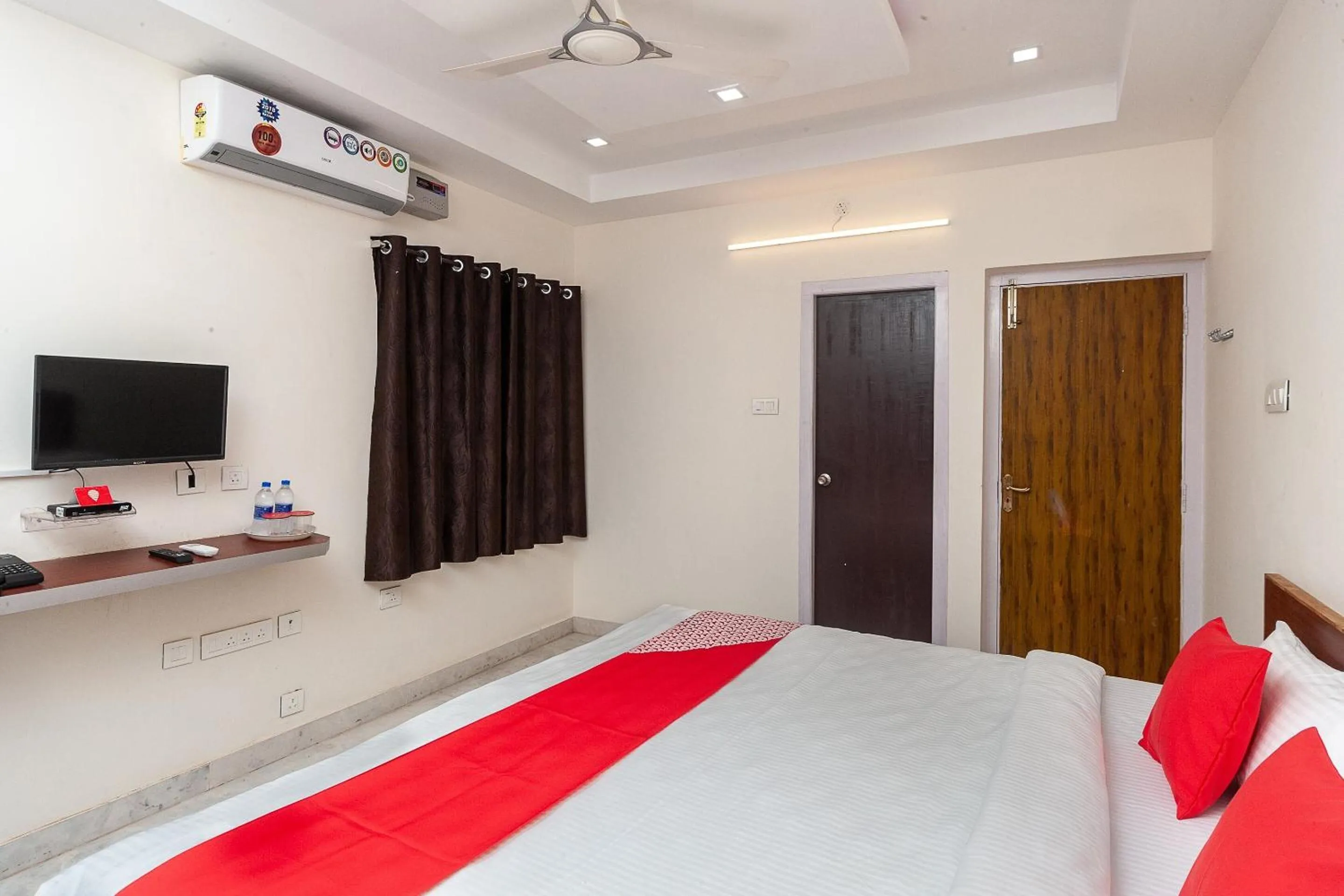 Bedroom, Bed in Super Hotel O Le Mint OMR