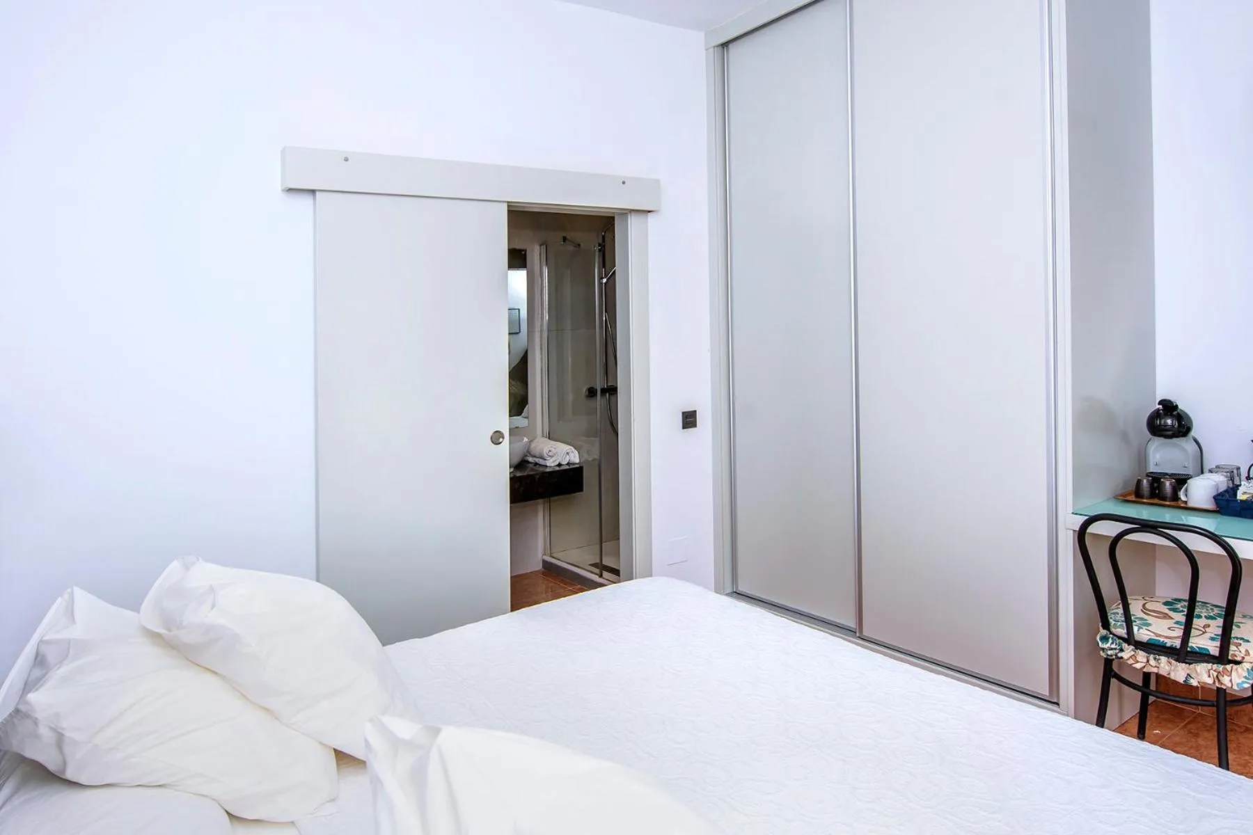 Photo of the whole room, Bed in Family Agua Amarga