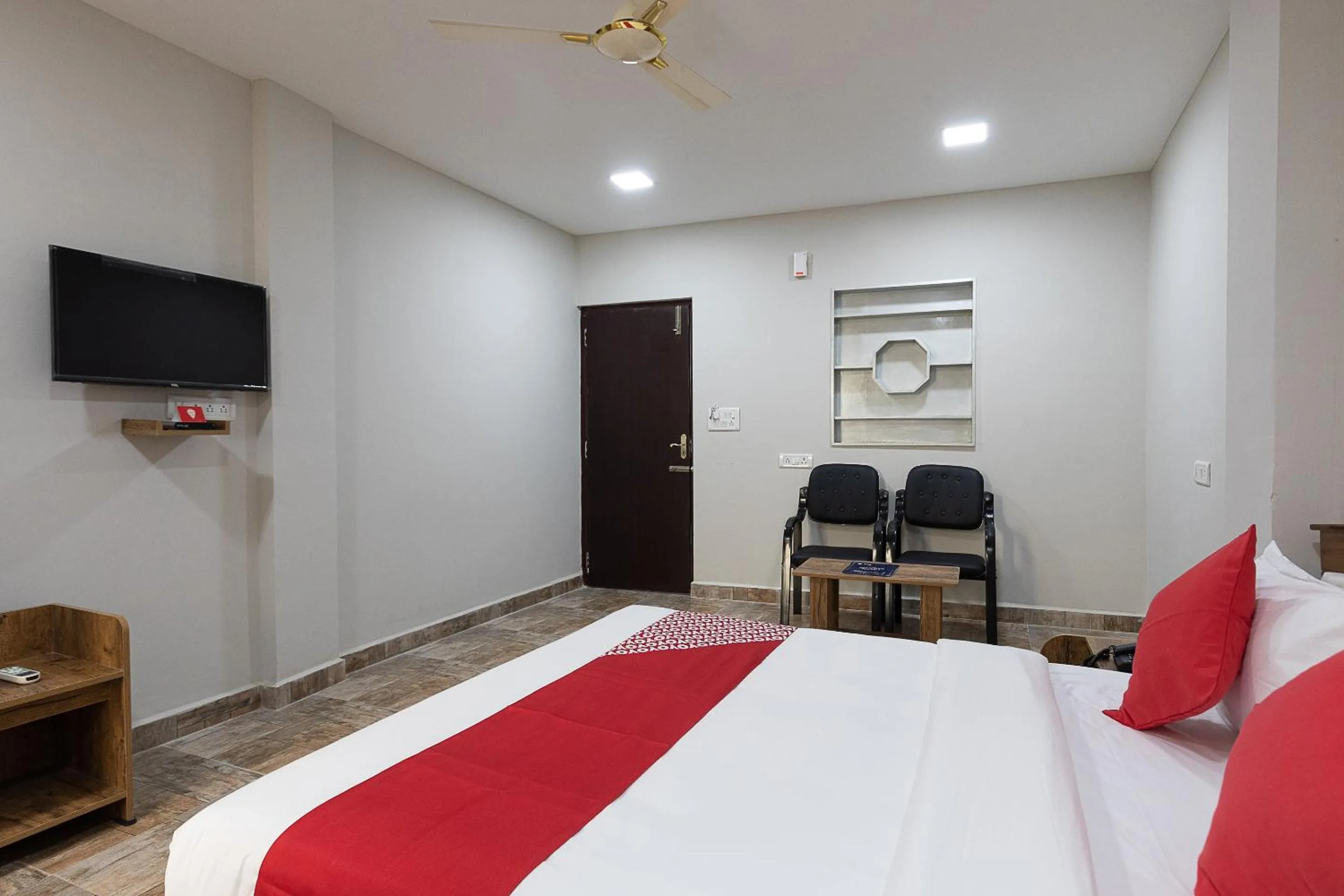 Bedroom, Bed in Hotel O Nestle inn