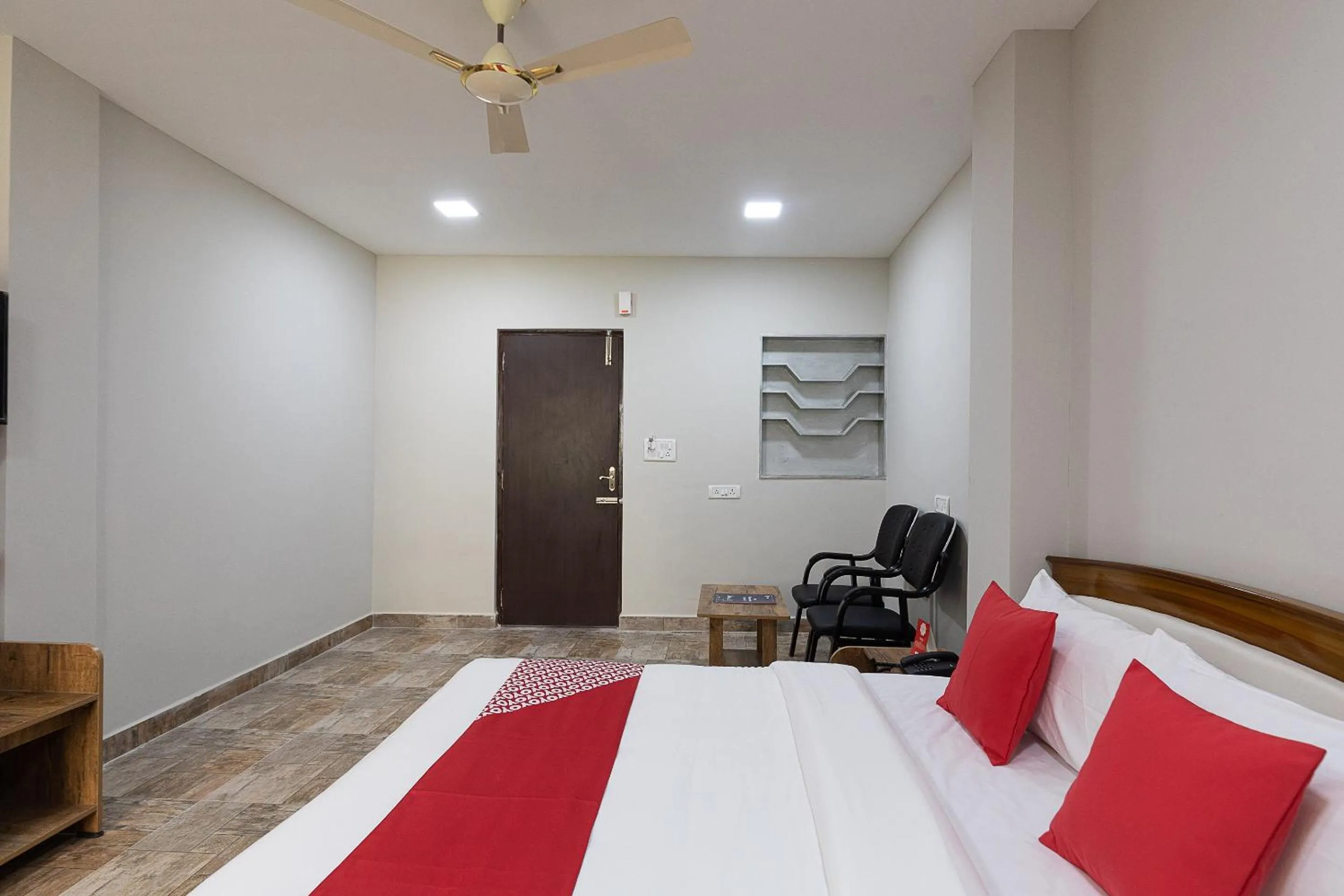 Lobby or reception, Bed in Hotel O Nestle inn