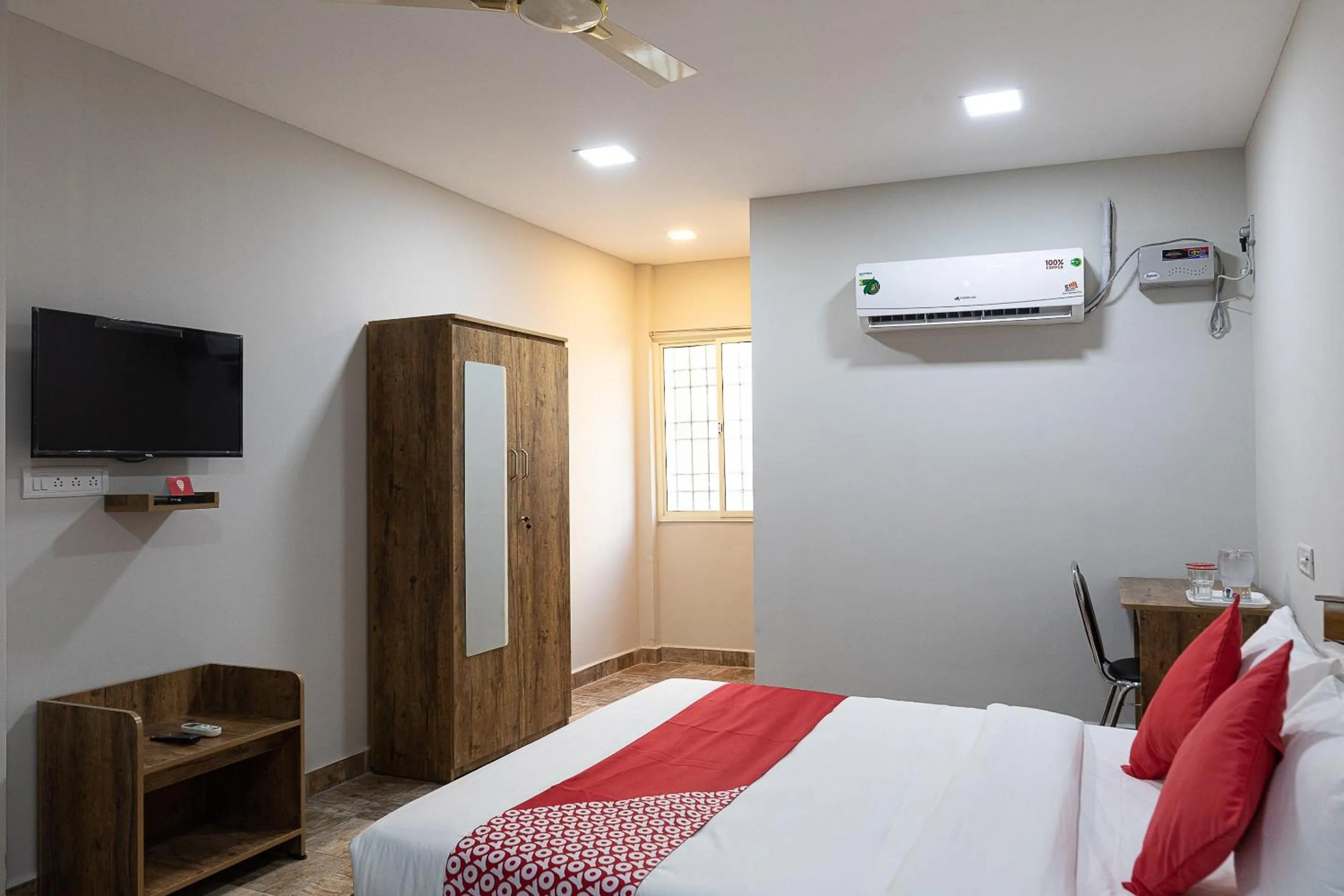 Lobby or reception, Bed in Hotel O Nestle inn