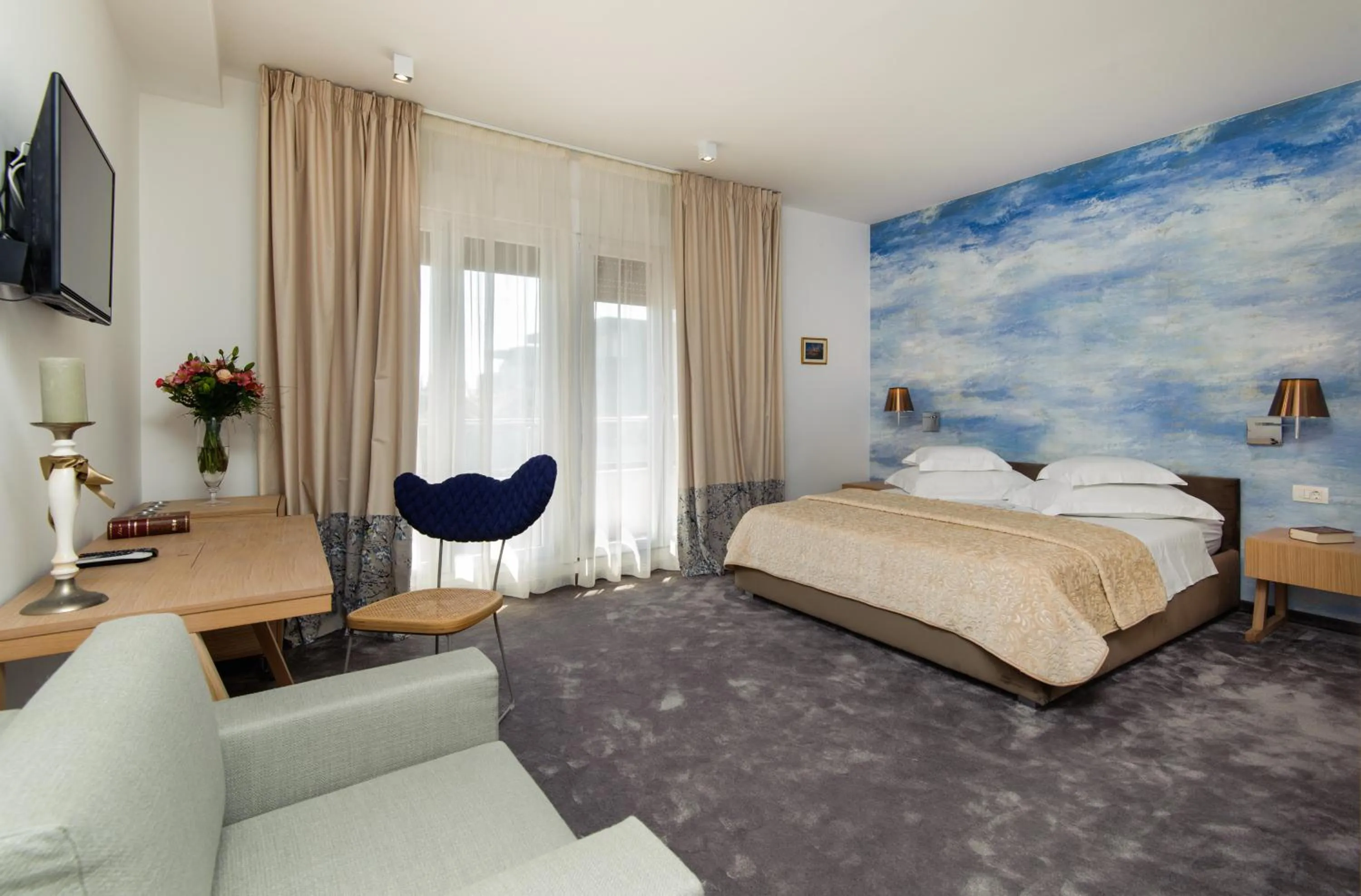 Photo of the whole room, Bed in Boban Luxury Suites