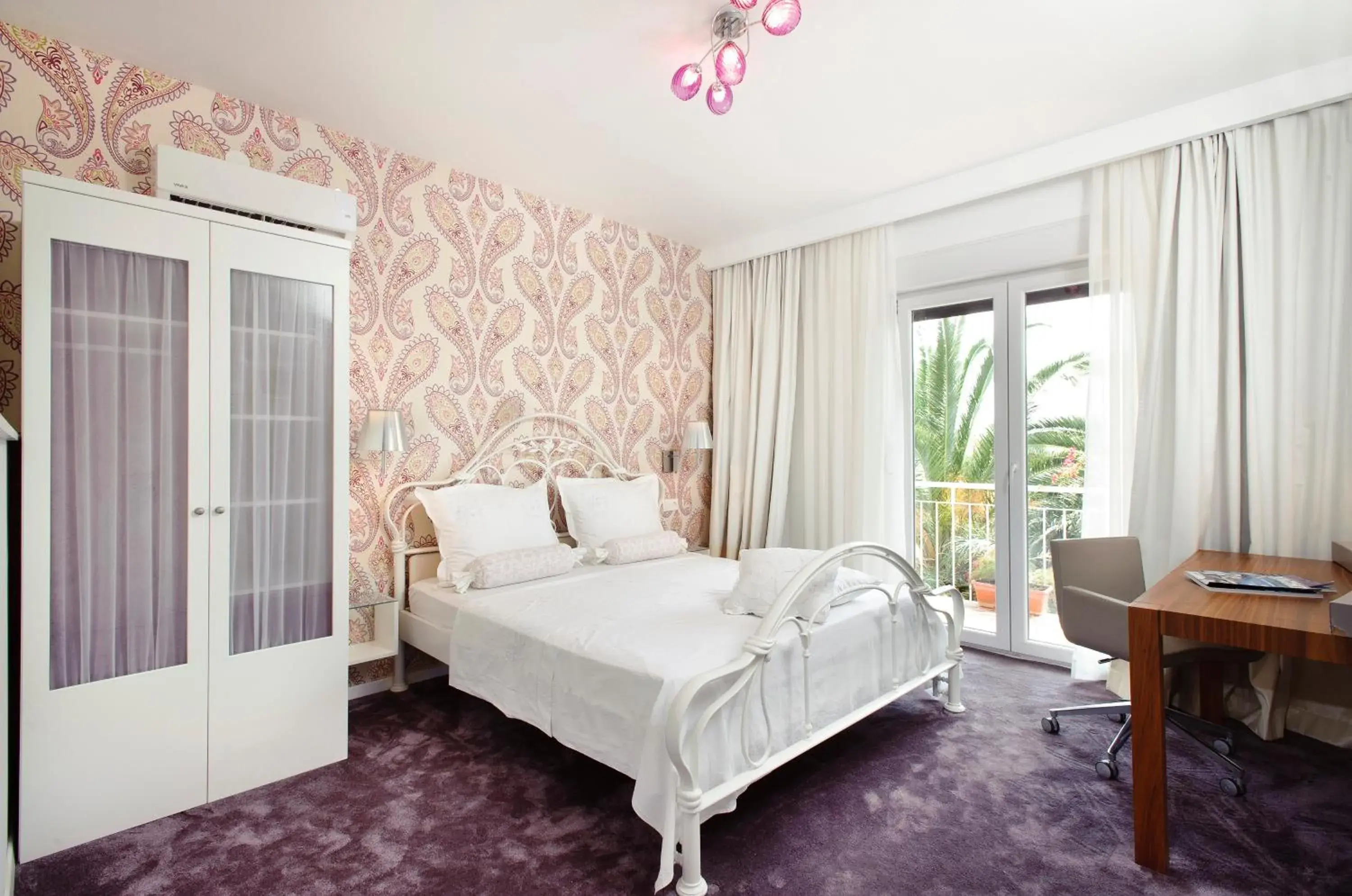 Luxury Two-Bedroom Suite with Balcony in Boban Luxury Suites Luxury Two-Bedroom Suite with Balcony in Boban Luxury Suites