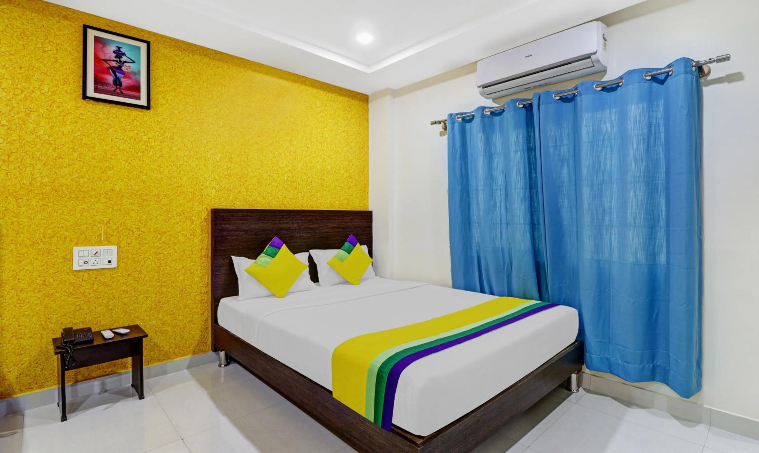 Bedroom in Itsy Hotels Harsha Comforts,600 Mts From Coffee Museum
