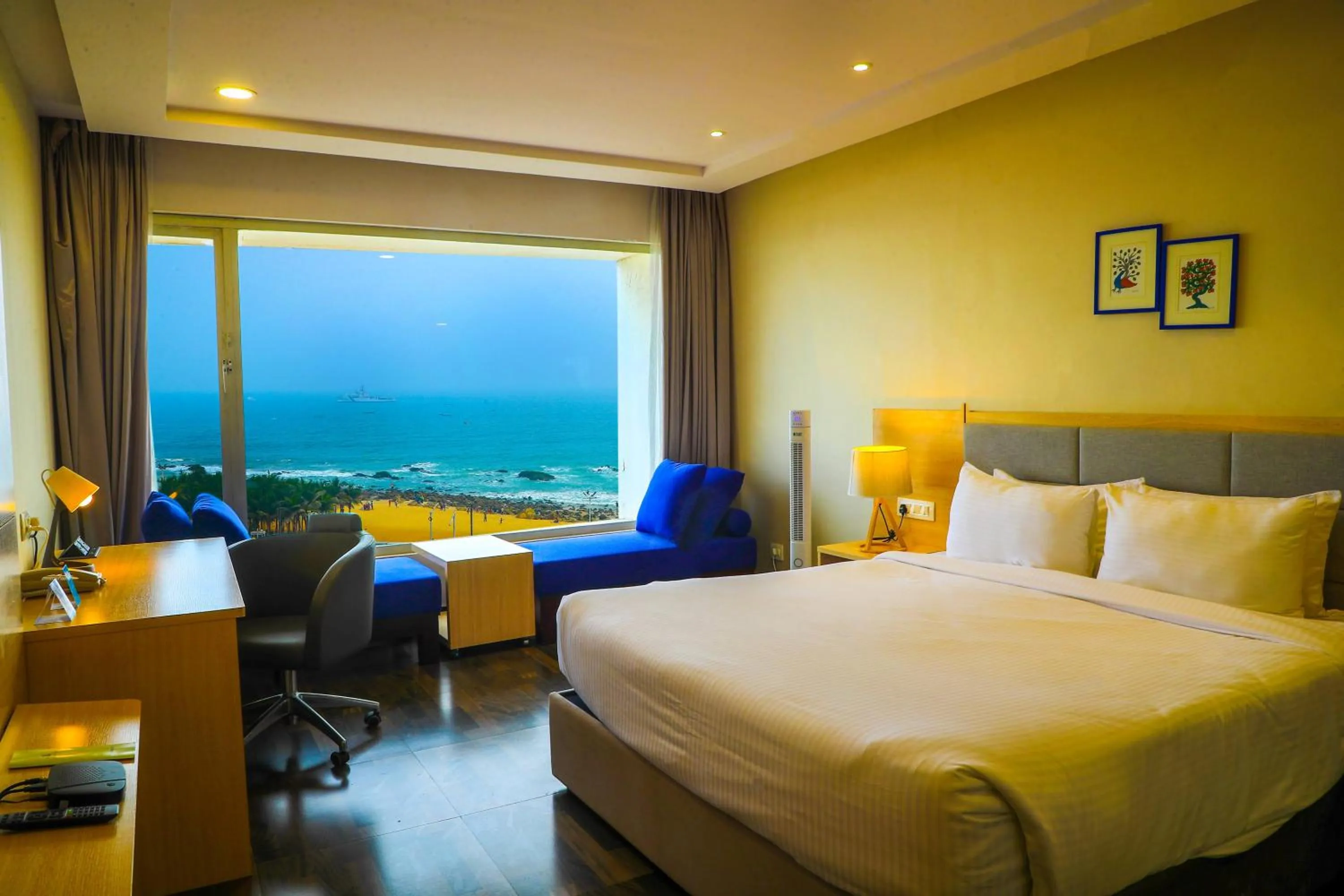 Photo of the whole room, Bed in Bay View Hotel Vizag