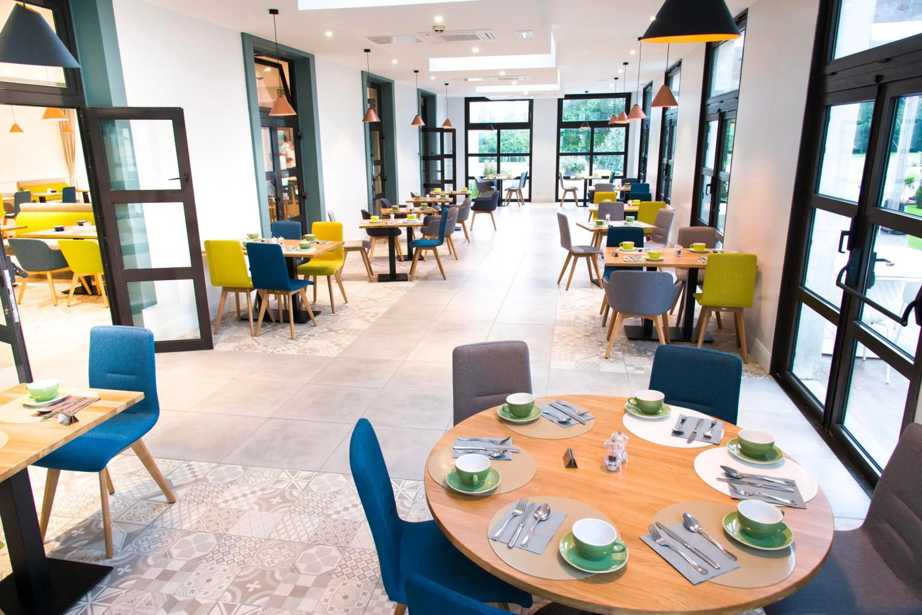 Restaurant/places to eat in Holiday Inn Calais Coquelles by IHG