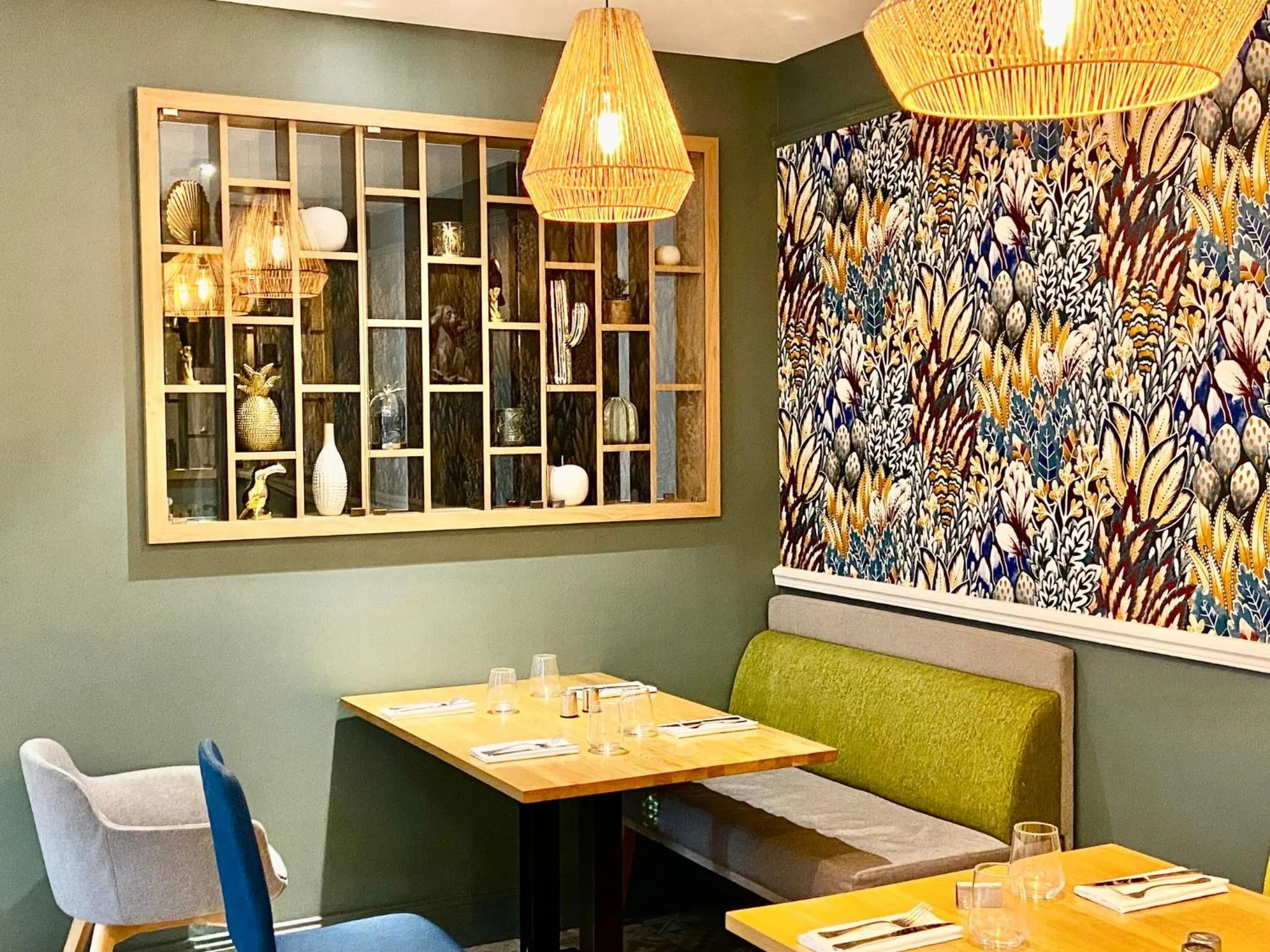 Restaurant/places to eat in Holiday Inn Calais Coquelles by IHG