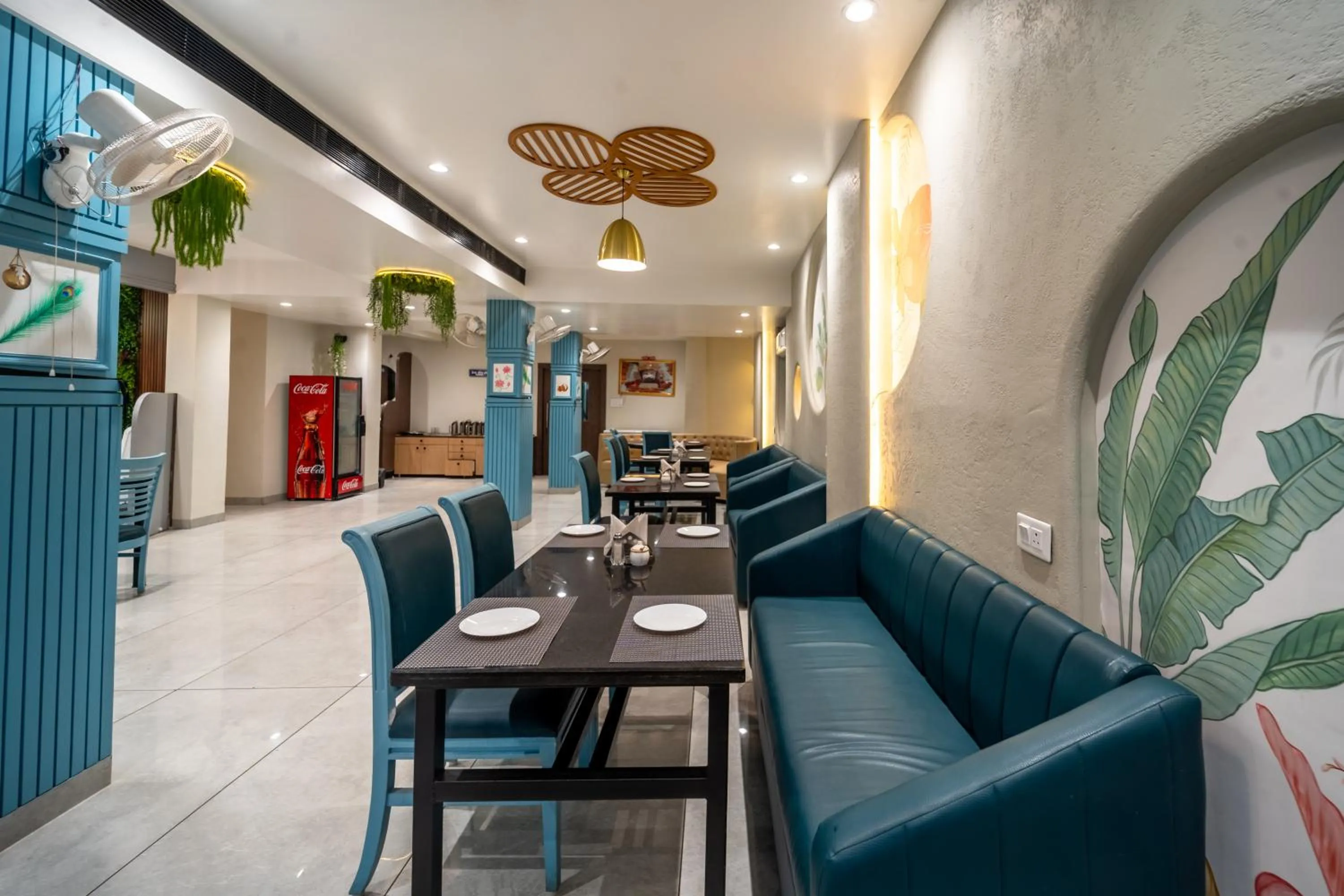 Restaurant/places to eat in Treebo Kamal Regency