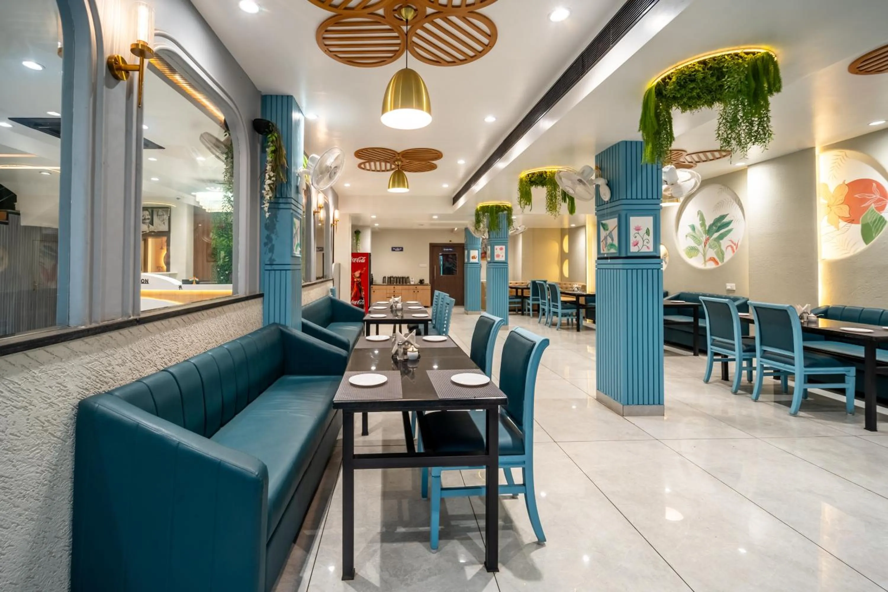 Restaurant/places to eat in Treebo Kamal Regency