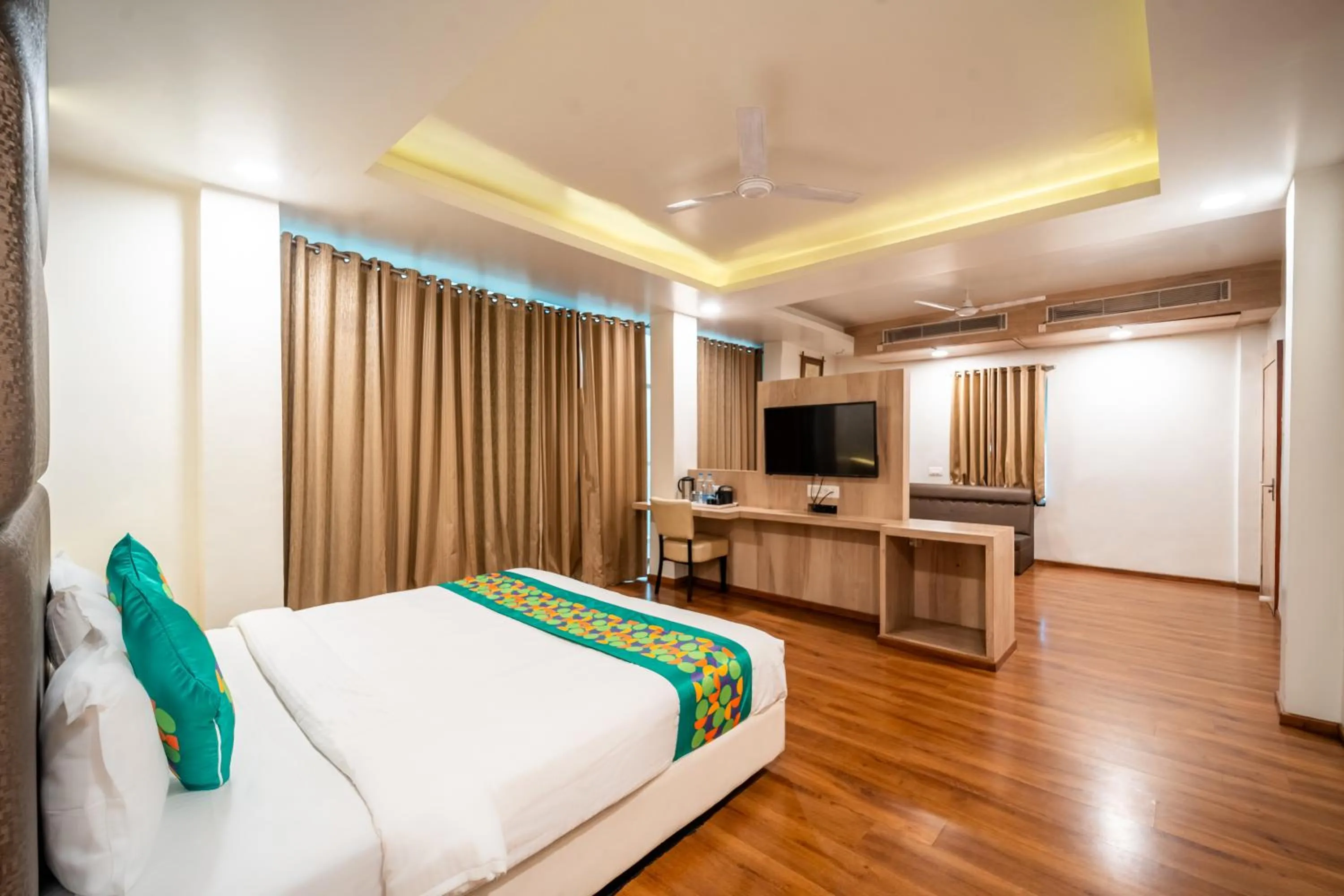 Bedroom, Bed in Treebo Kamal Regency